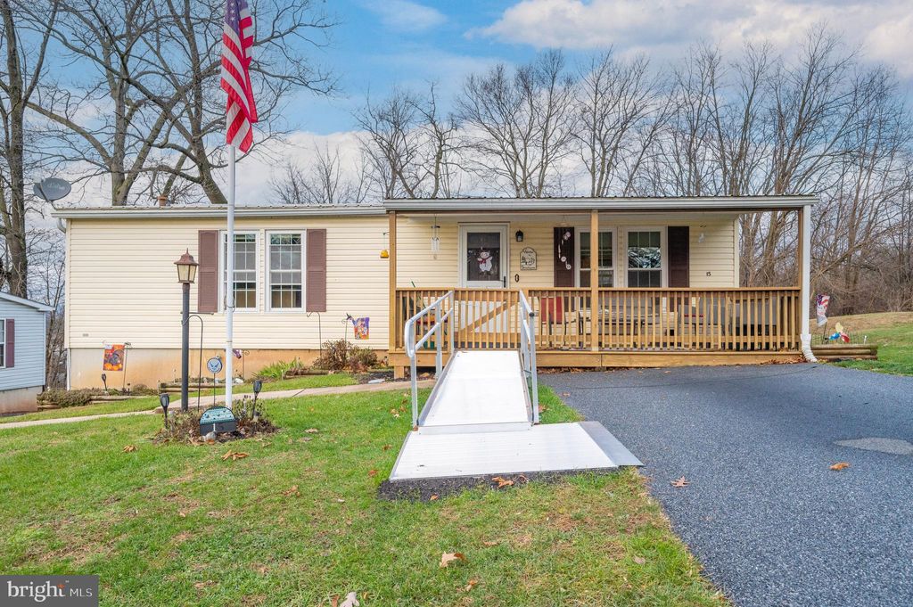 Photo of 15 MARLIN DR, STEVENS, PA 17578 (MLS # PALA2029008)