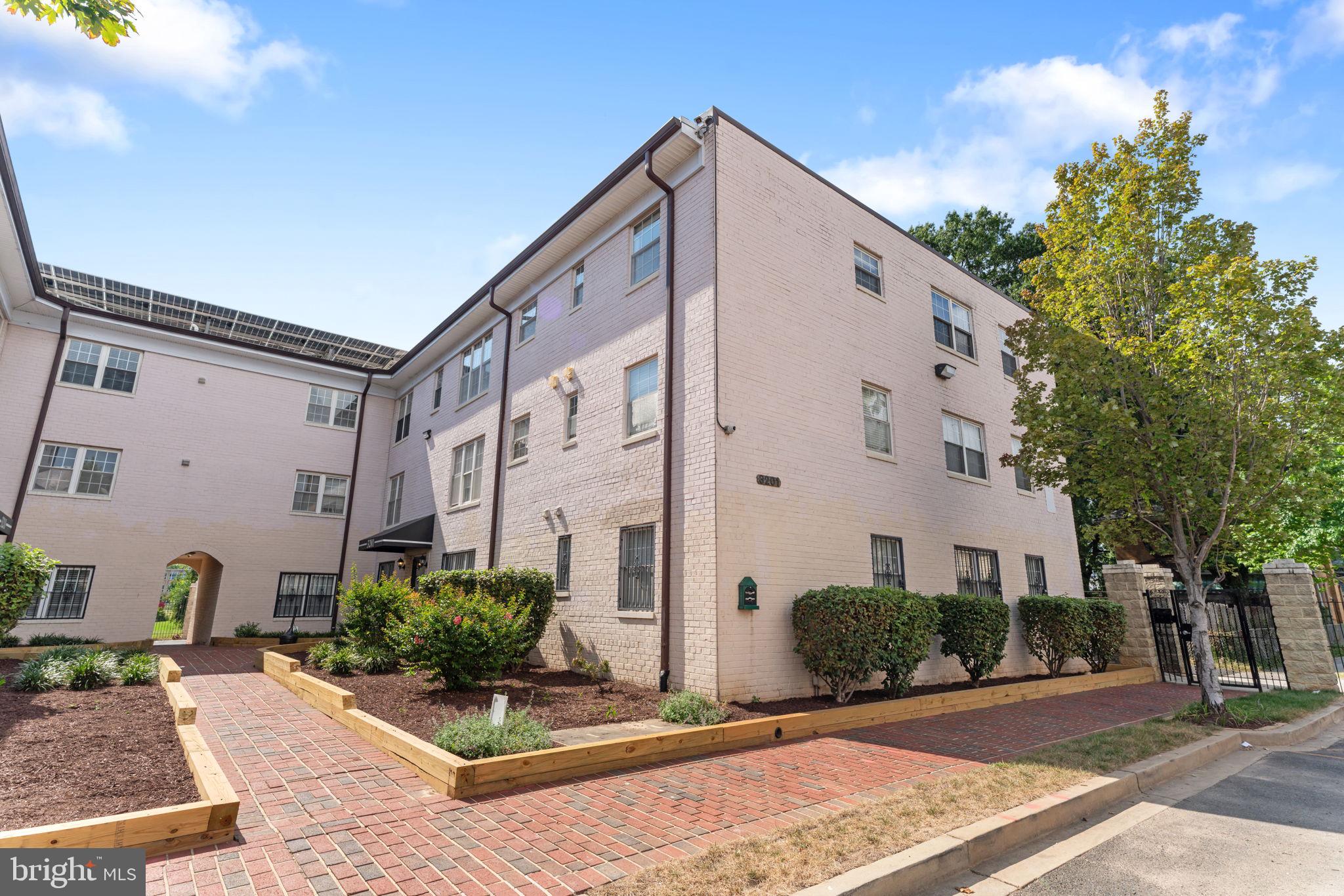 3201 8TH STREET SE 10