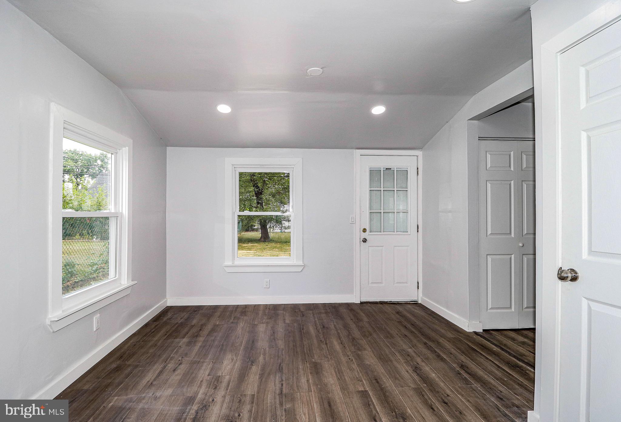 INDIAN CREEK - Residential Lease