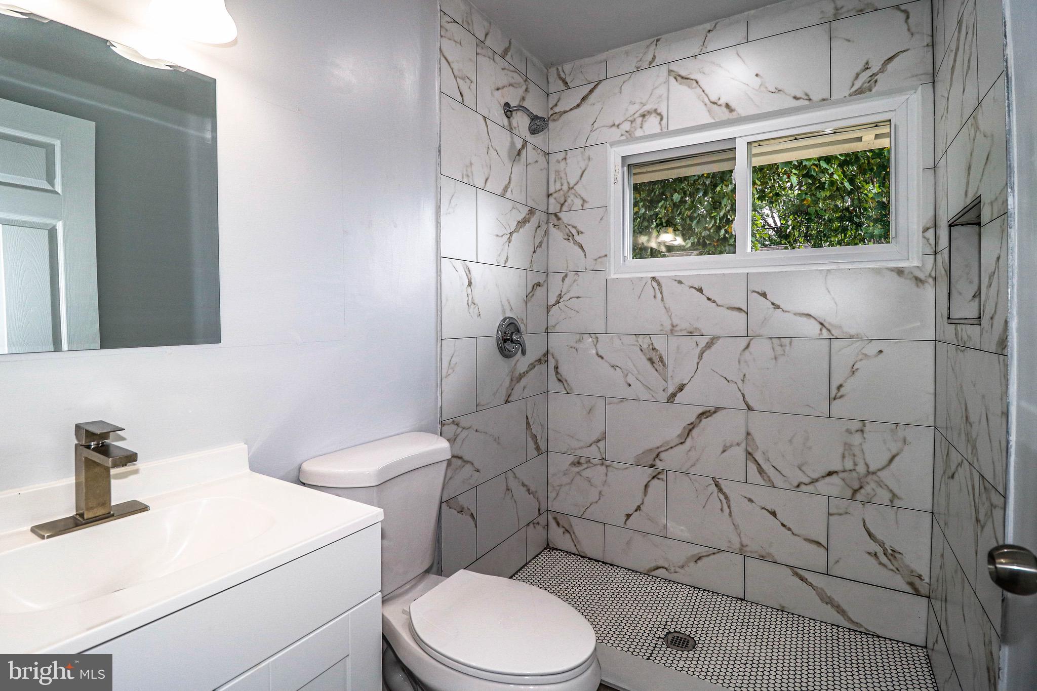 INDIAN CREEK - Residential Lease