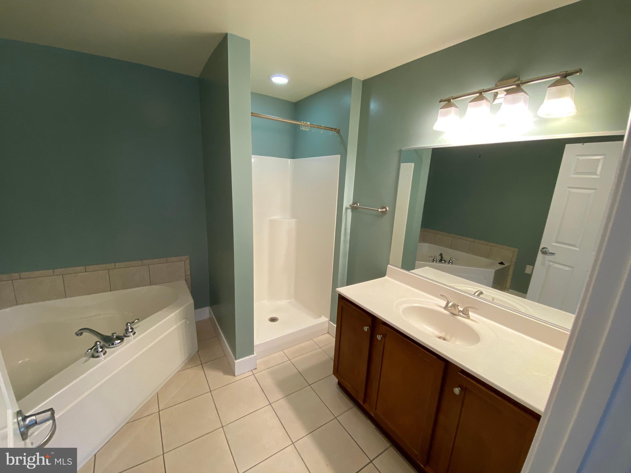 MAURY COMMONS - Residential Lease