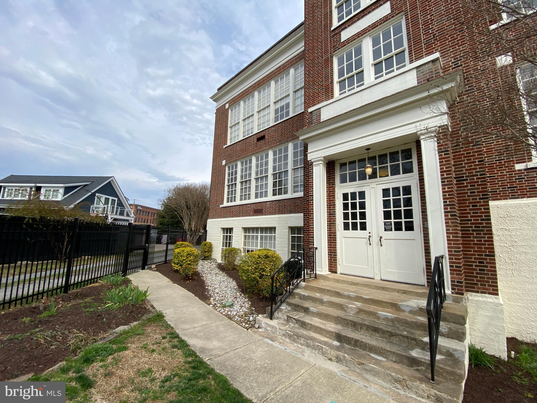 MAURY COMMONS - Residential Lease