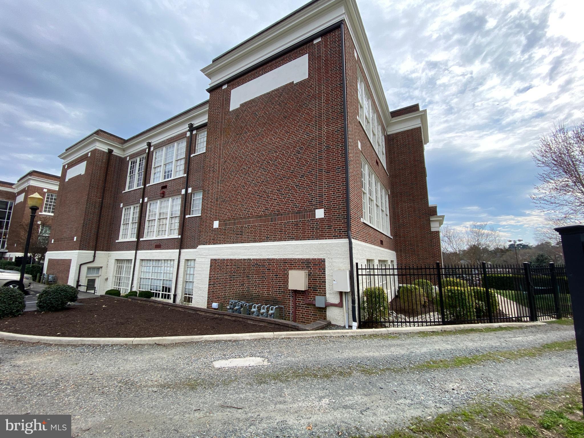 MAURY COMMONS - Residential Lease