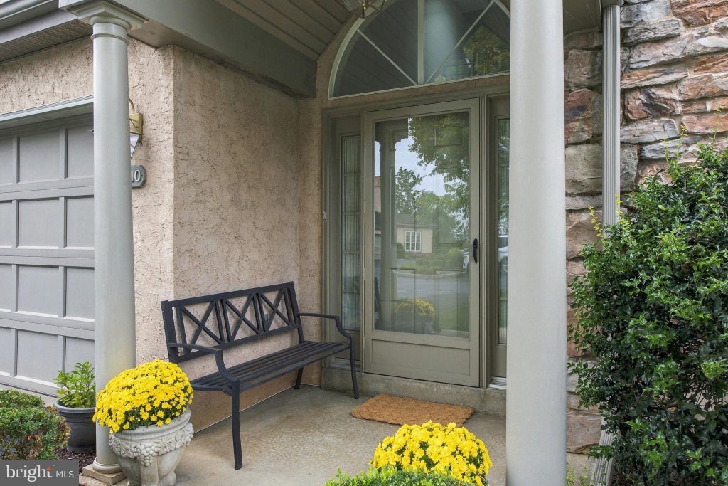 Photo of 110 Greenview Drive, LANCASTER, PA 17601 (MLS # PALA2095976)