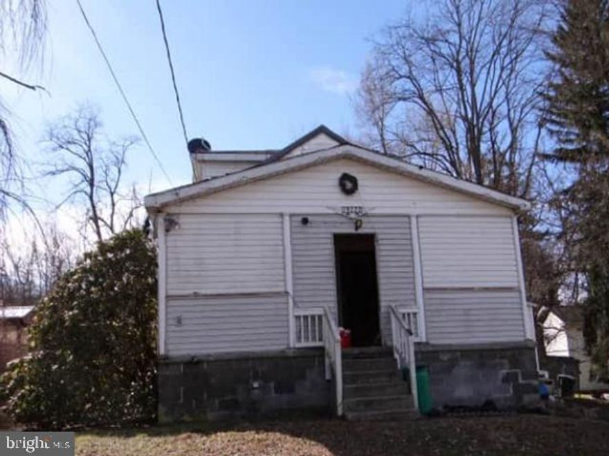 Auction. The seller does not represent or guarantee occupancy status. NO viewings of this property. Please DO NOT DISTURB the occupant. Drive by only. Cape Cod style home with attached 1 car garage. 3 bedrooms, 1.1 bathrooms. AS IS, cash only sales with no contingencies or inspections. Buyer will be responsible for obtaining possession of the property upon closing. Property sold without contingencies, repairs, warranties, guarantees or representation as to listing accuracy, property information, photo or other depiction included or described herein.