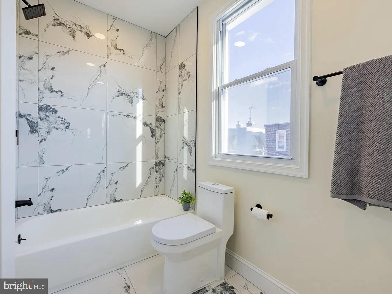 PORT RICHMOND - Residential