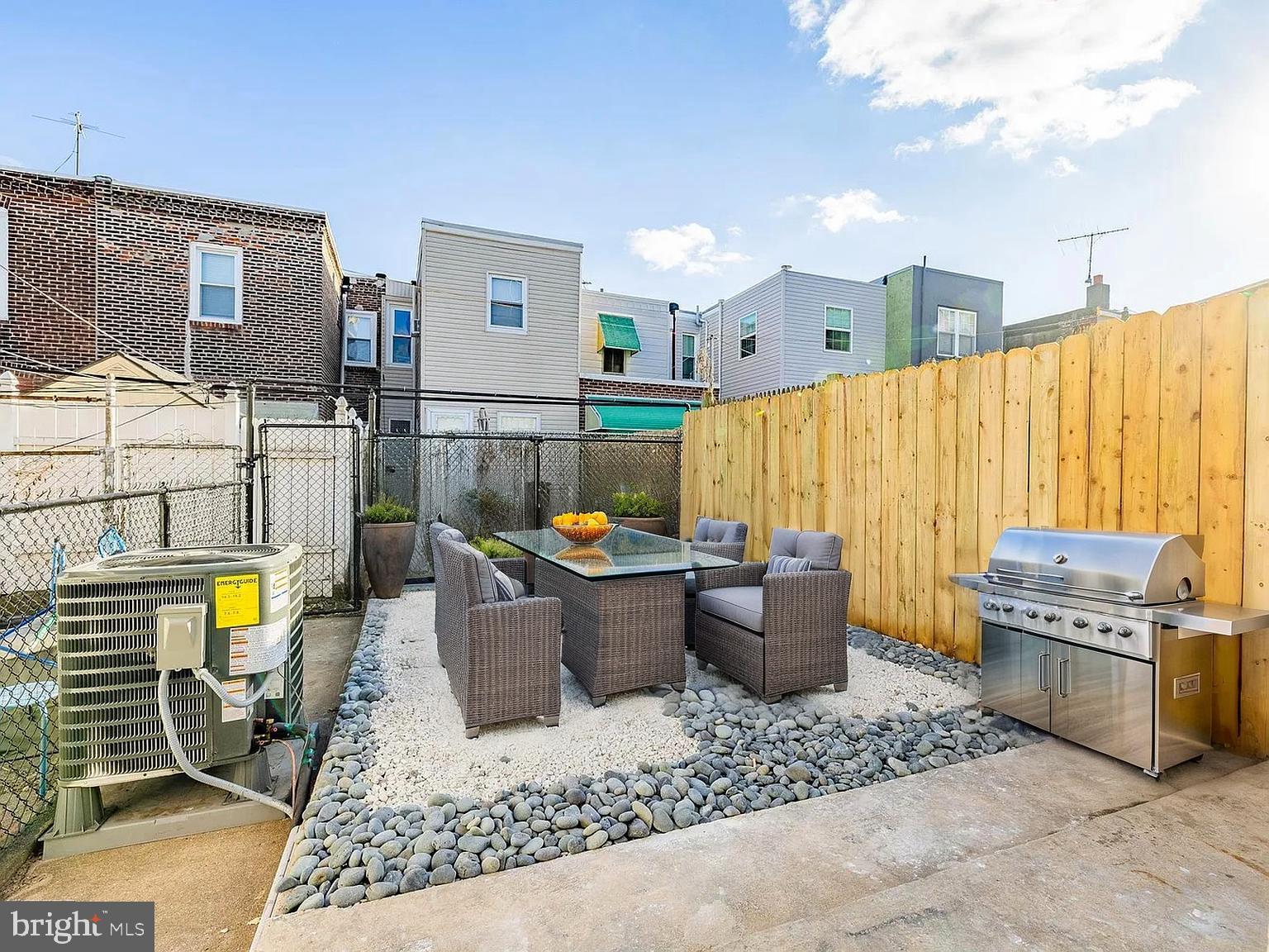 PORT RICHMOND - Residential