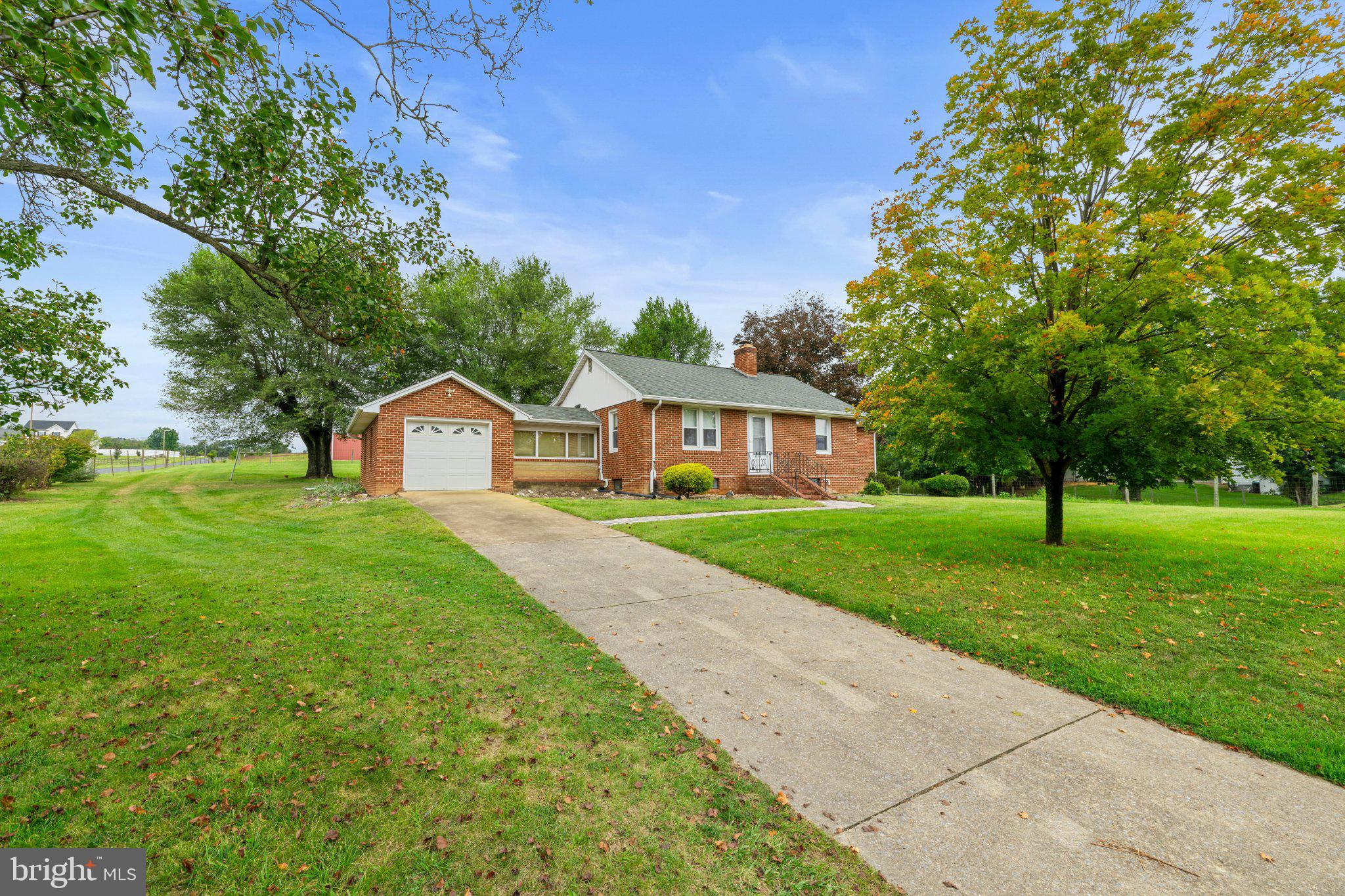 8635 N VALLEY PIKE