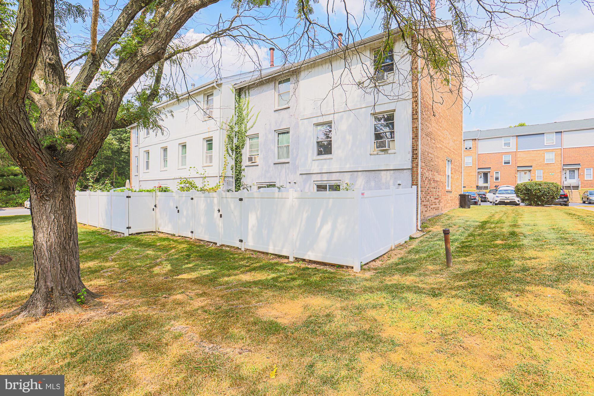 CANTERBURY RIDING - Residential Lease