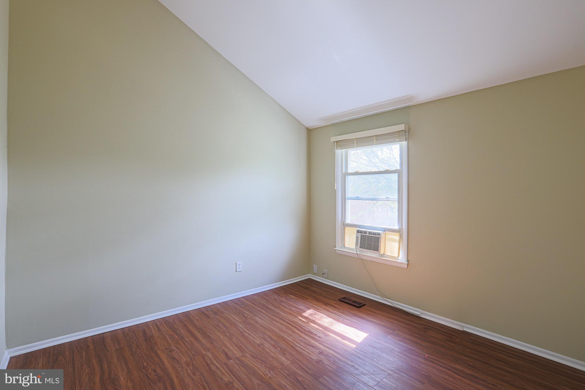 CANTERBURY RIDING - Residential Lease