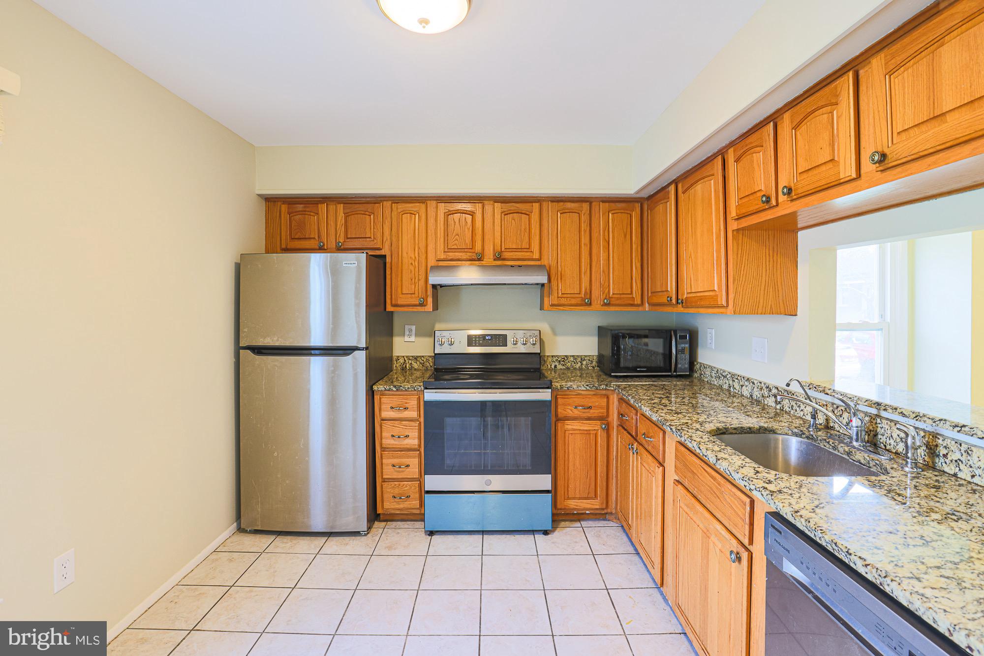 CANTERBURY RIDING - Residential Lease