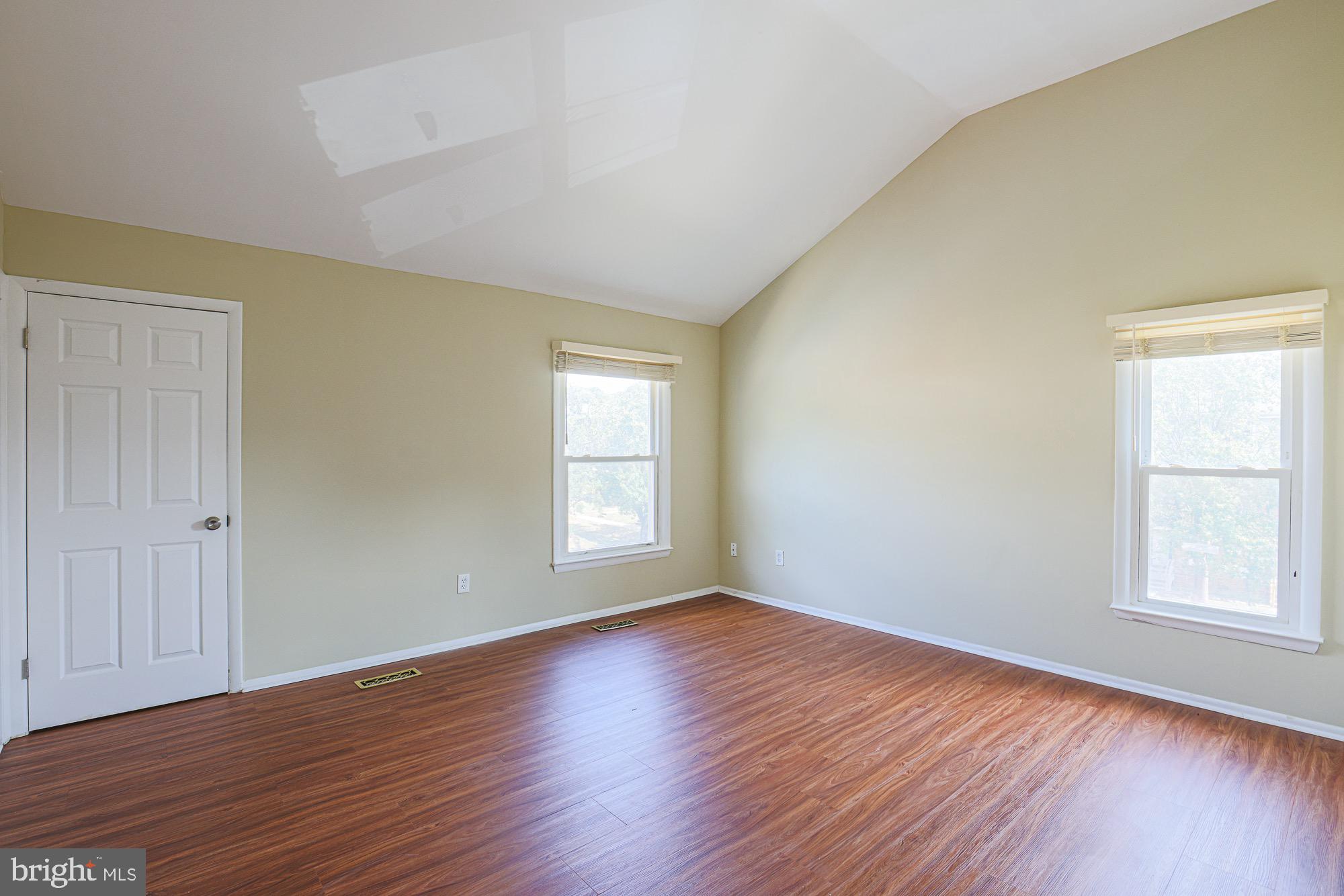 CANTERBURY RIDING - Residential Lease