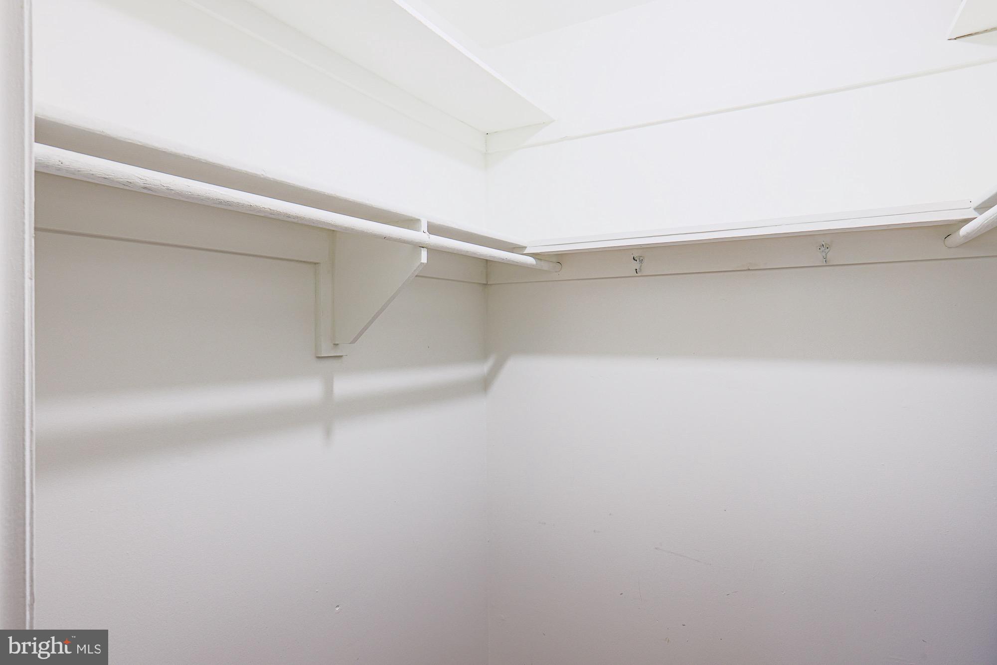 CANTERBURY RIDING - Residential Lease