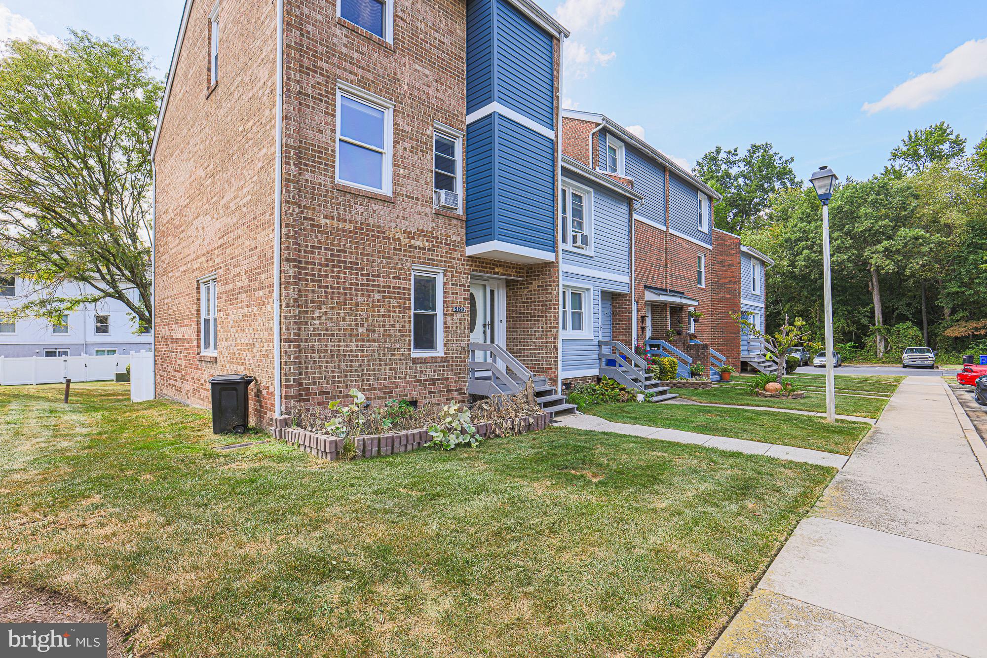 CANTERBURY RIDING - Residential Lease