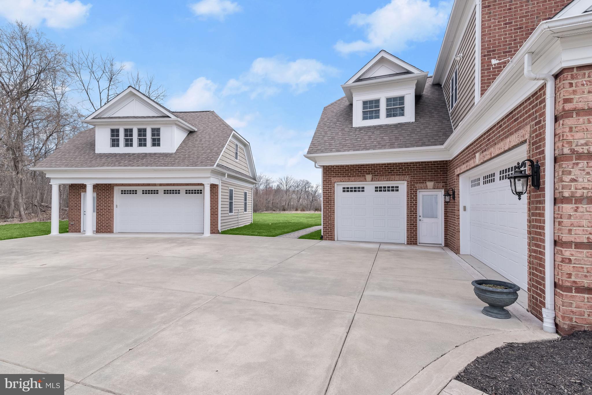 RED CEDAR - Residential