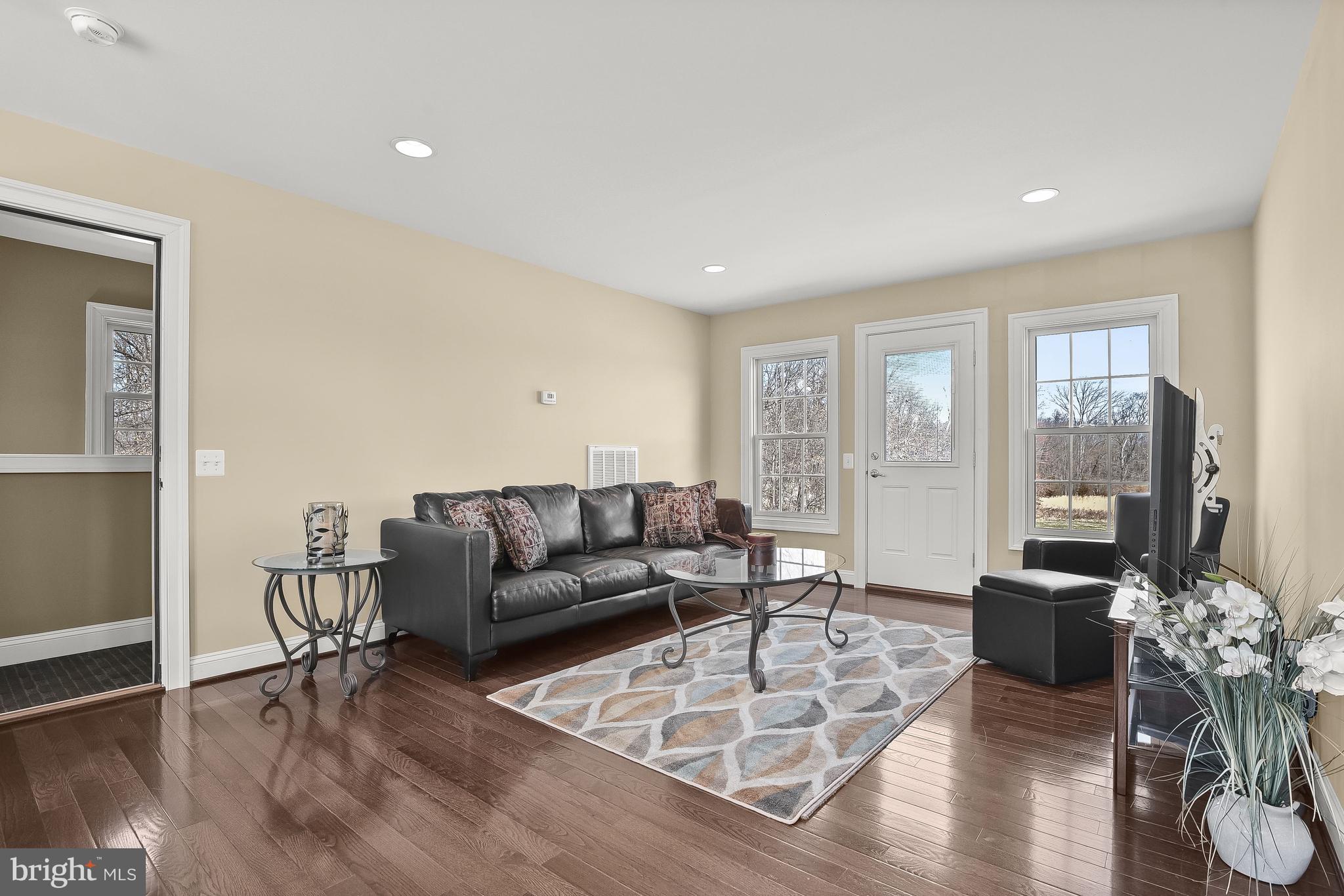 RED CEDAR - Residential