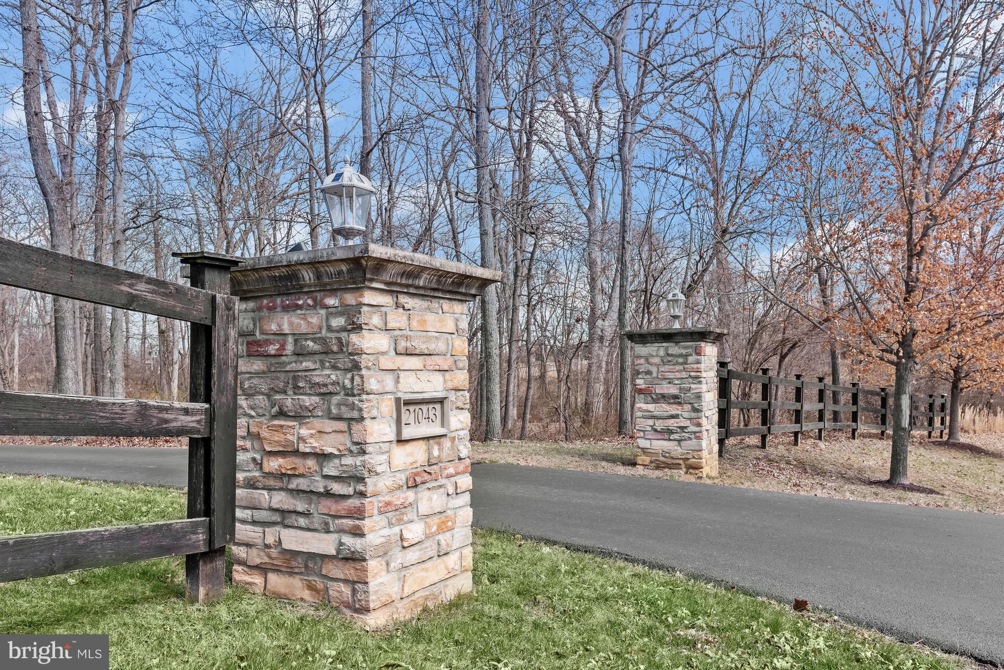 RED CEDAR - Residential