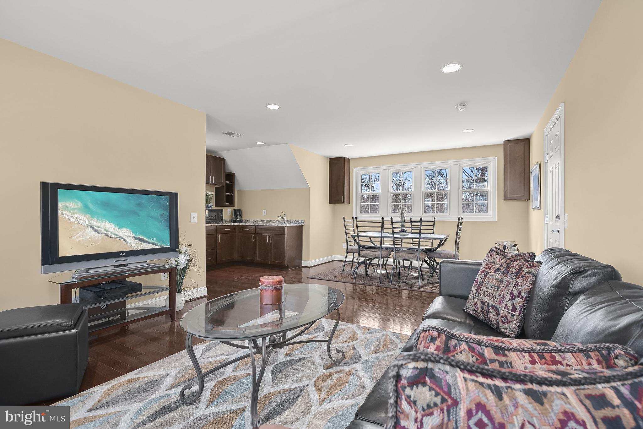 RED CEDAR - Residential