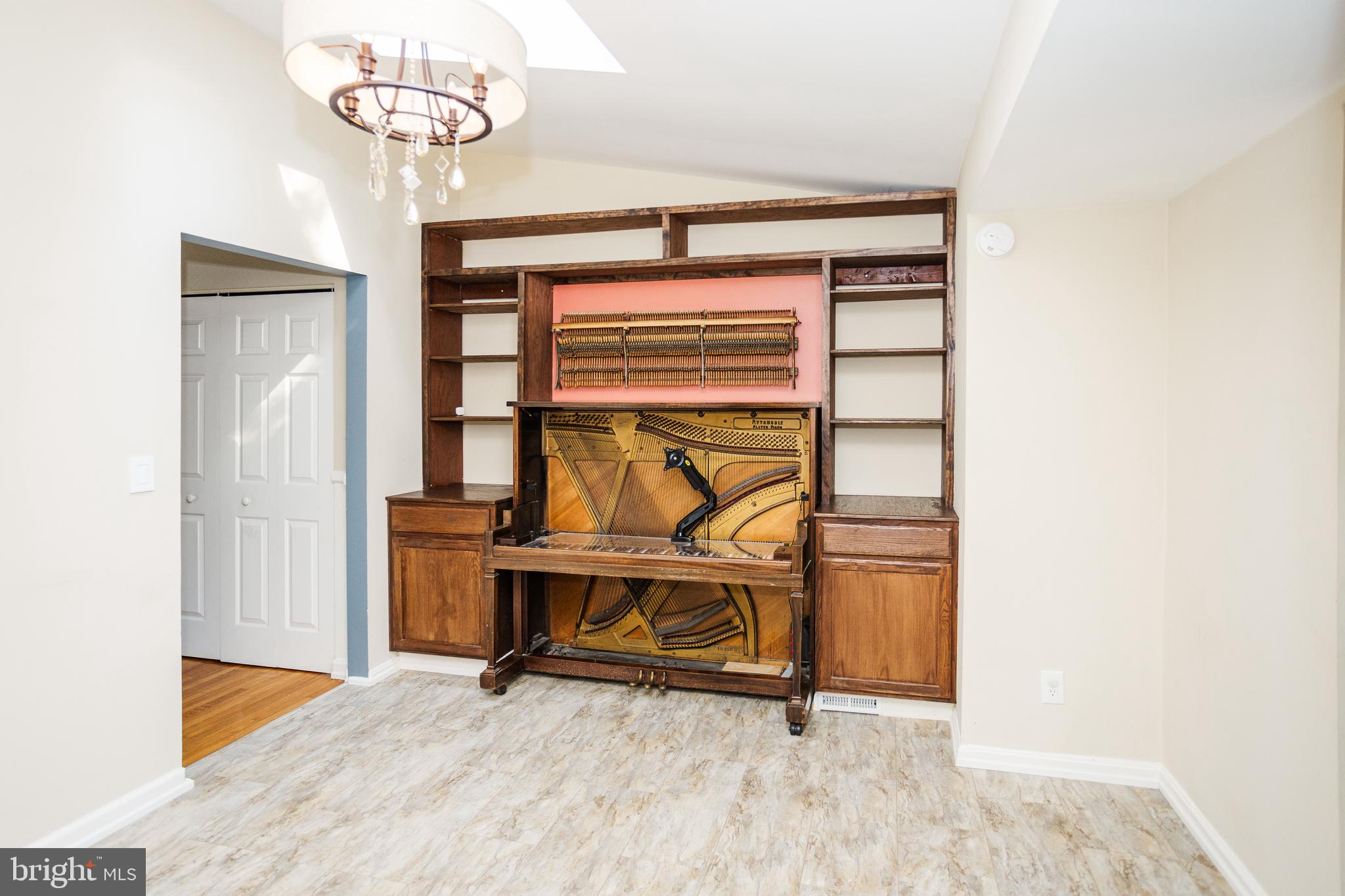 SULGRAVE MANOR - Residential Lease