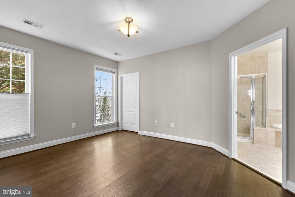 KING FARM VILLAGE CENTER - Residential Lease