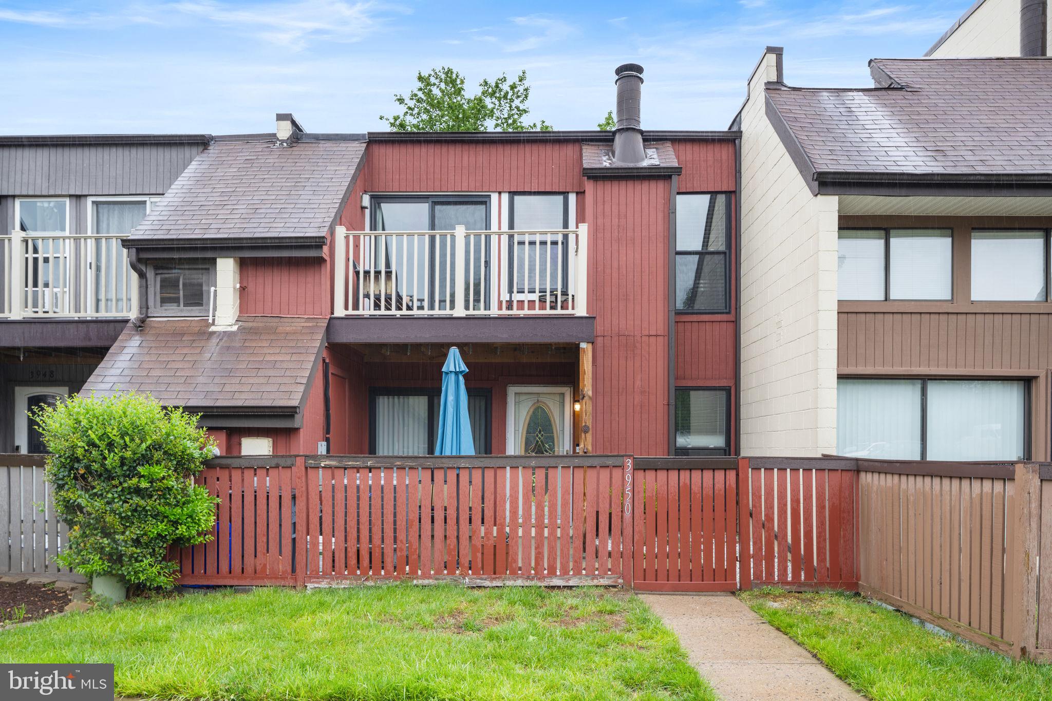 3950 WOODHUE PLACE 16