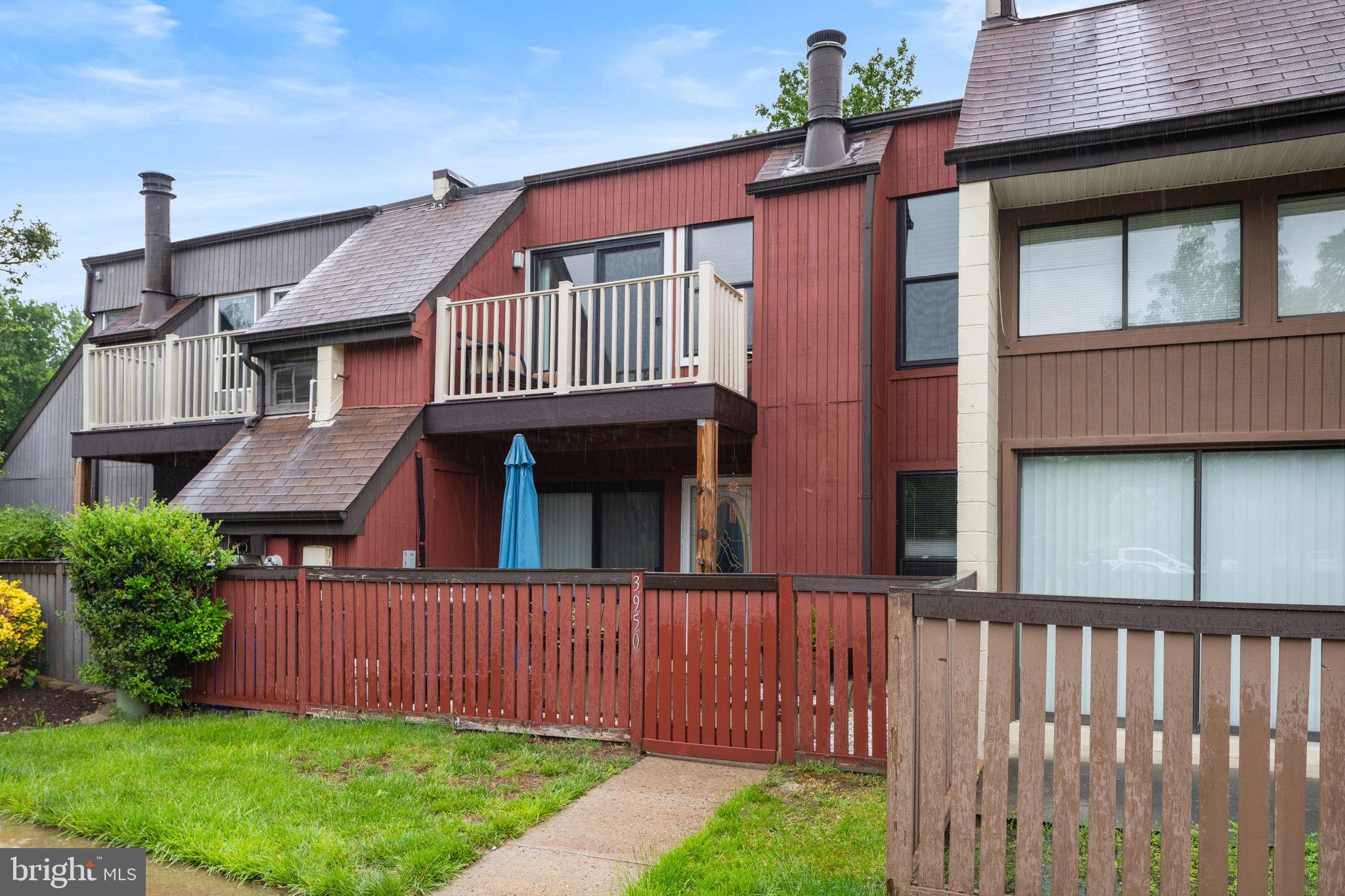 3950 WOODHUE PLACE 16