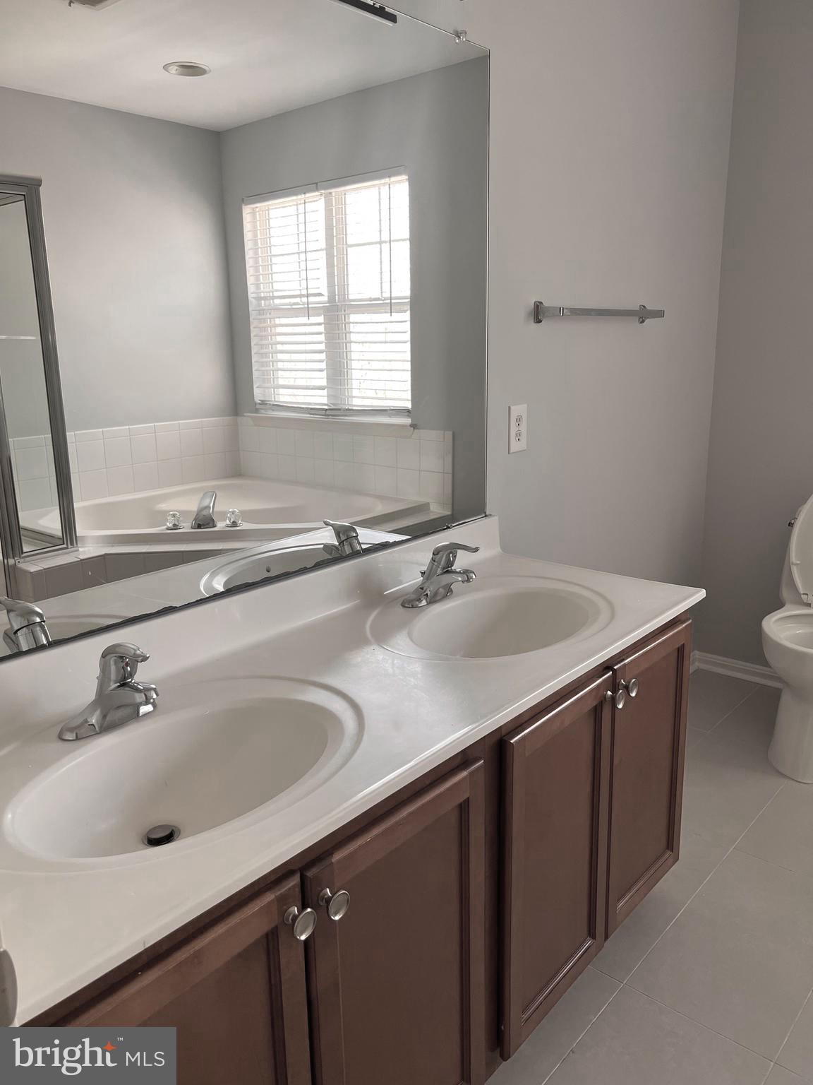 OAK TREE LANDING - Residential Lease