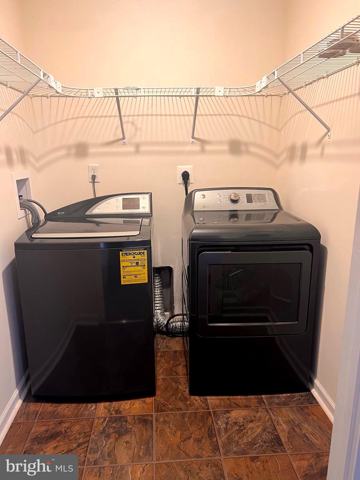 OAK TREE LANDING - Residential Lease