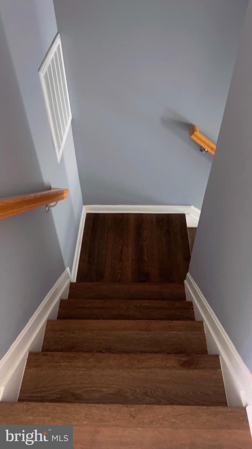 OAK TREE LANDING - Residential Lease