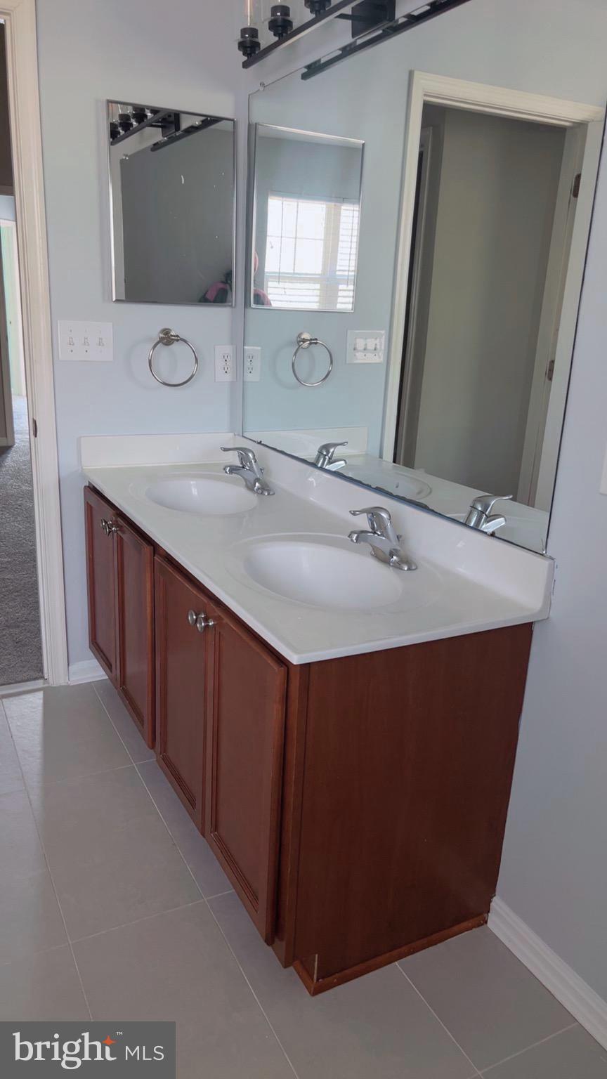 OAK TREE LANDING - Residential Lease