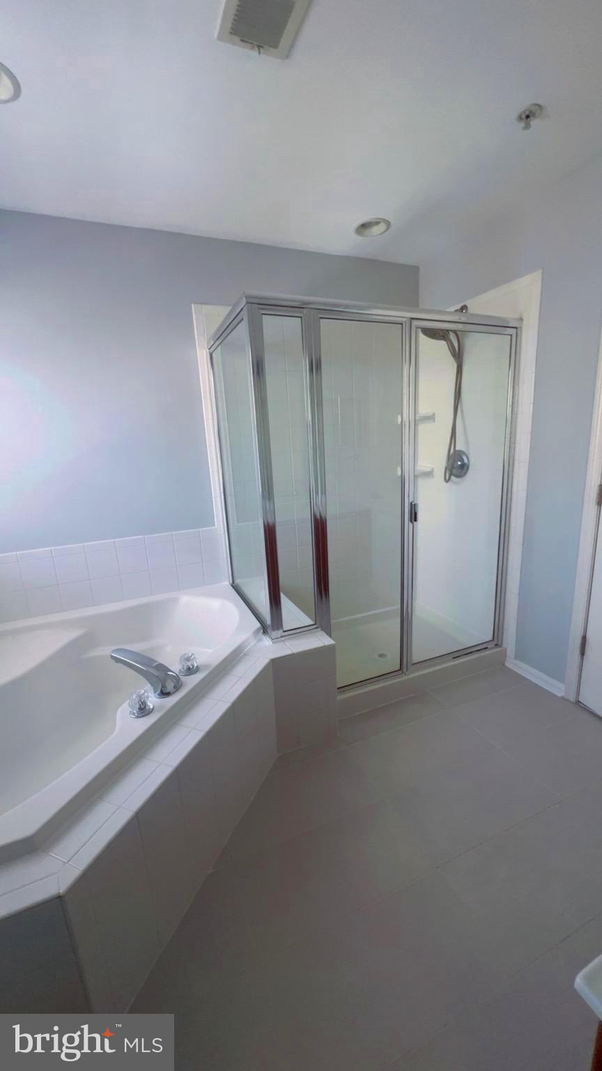 OAK TREE LANDING - Residential Lease