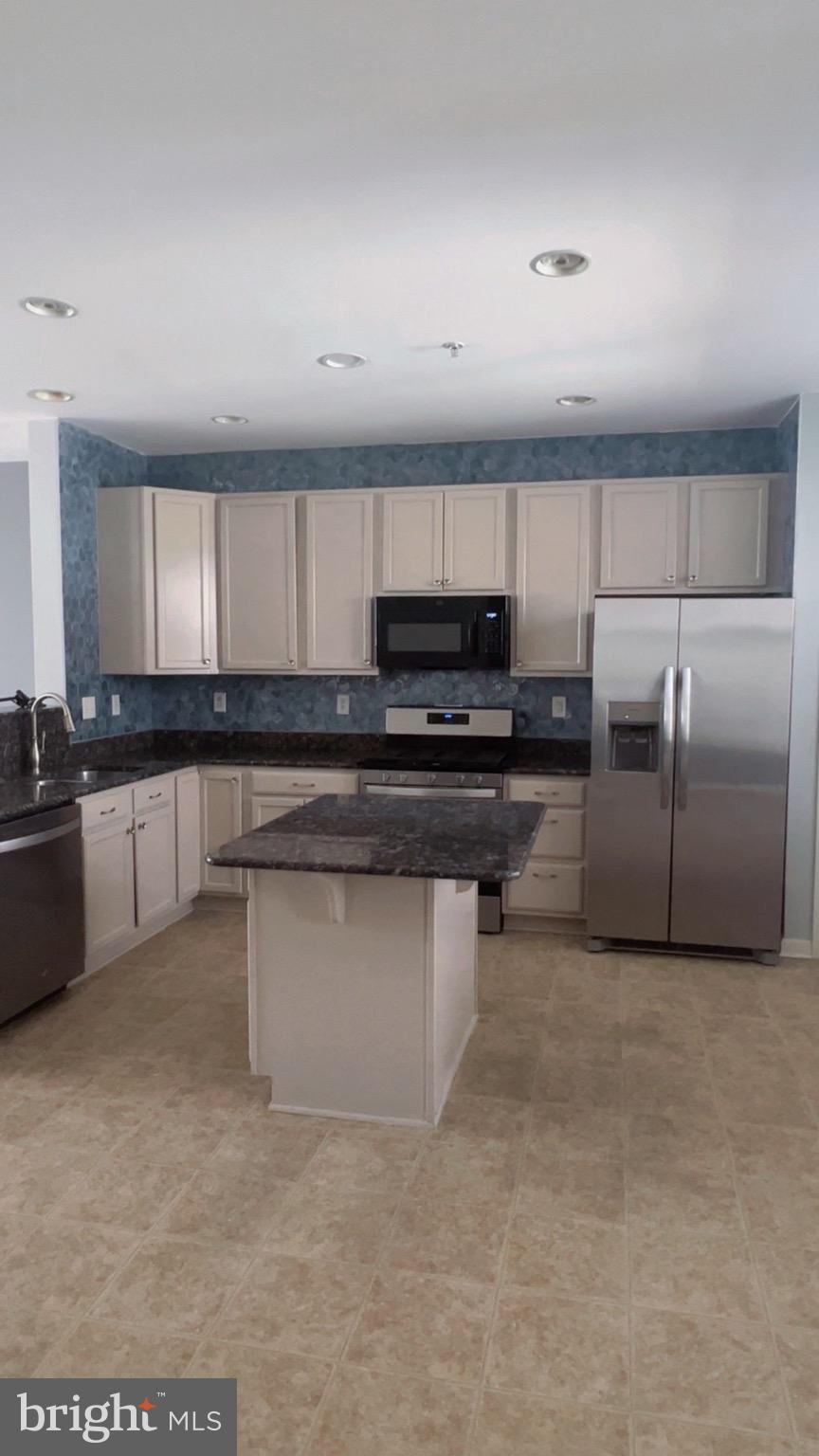 OAK TREE LANDING - Residential Lease