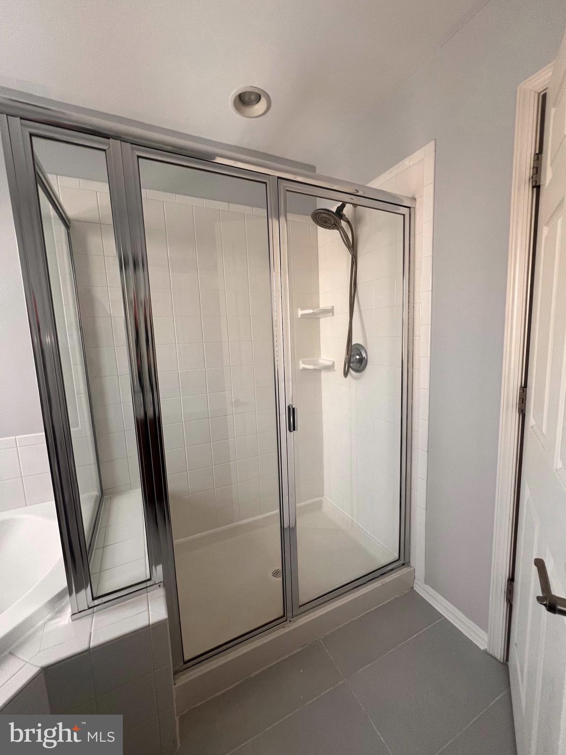 OAK TREE LANDING - Residential Lease