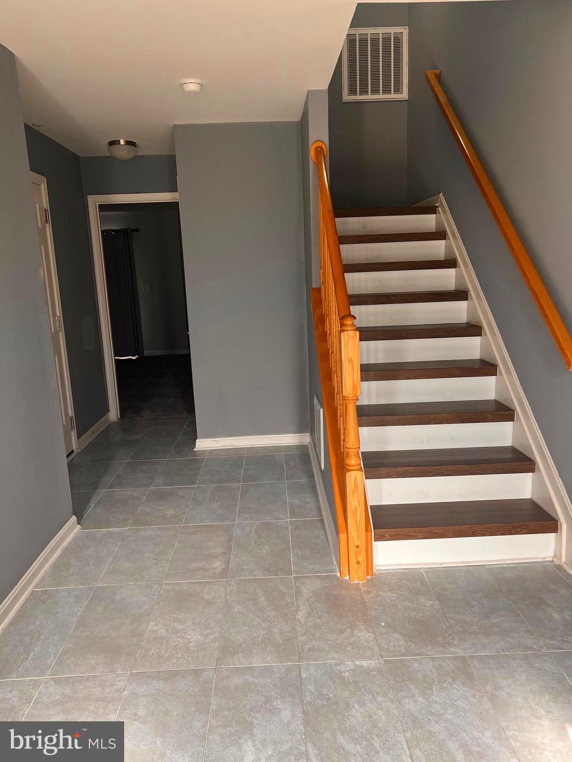 OAK TREE LANDING - Residential Lease