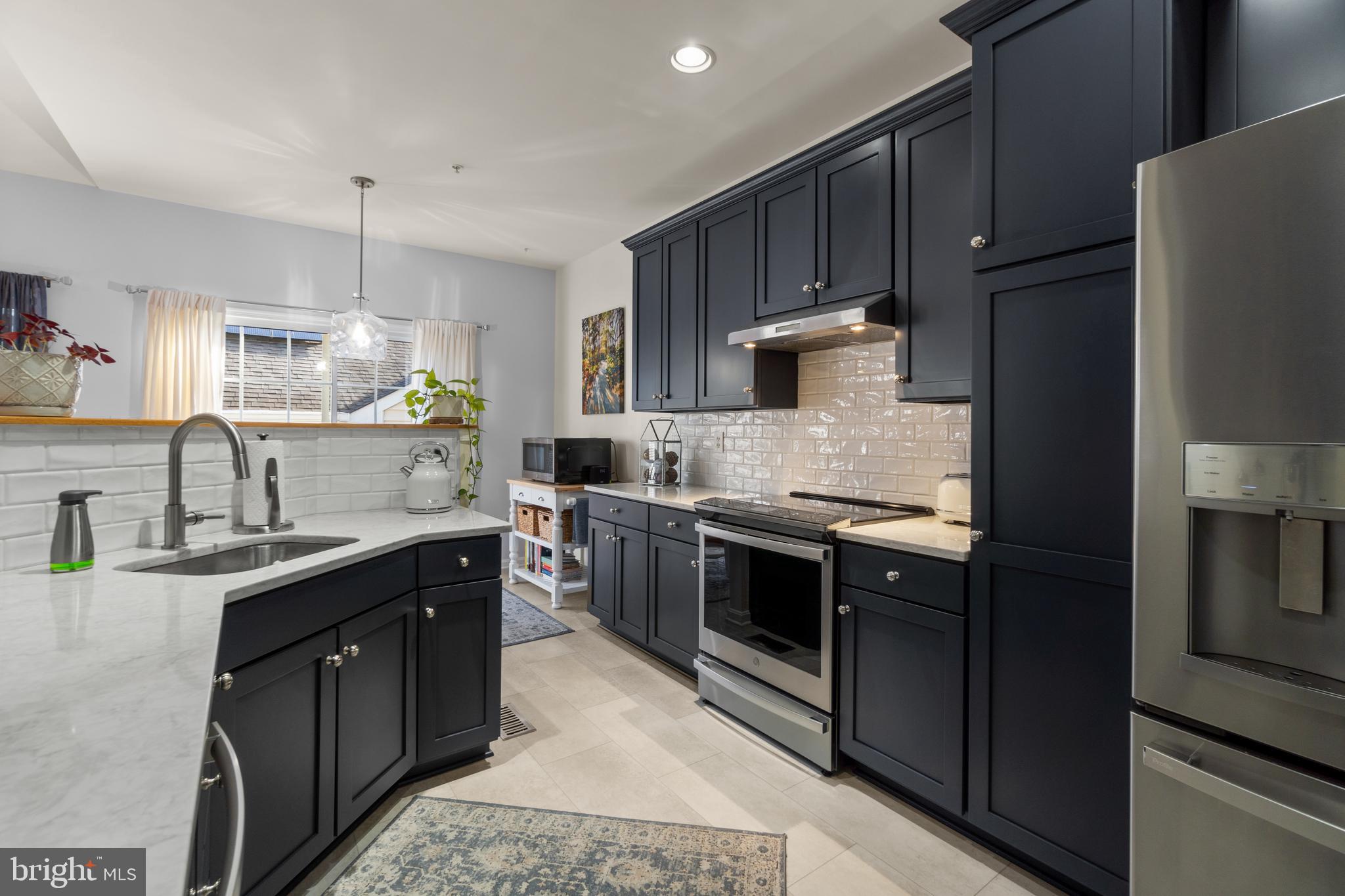 HICKORY CREST - Residential