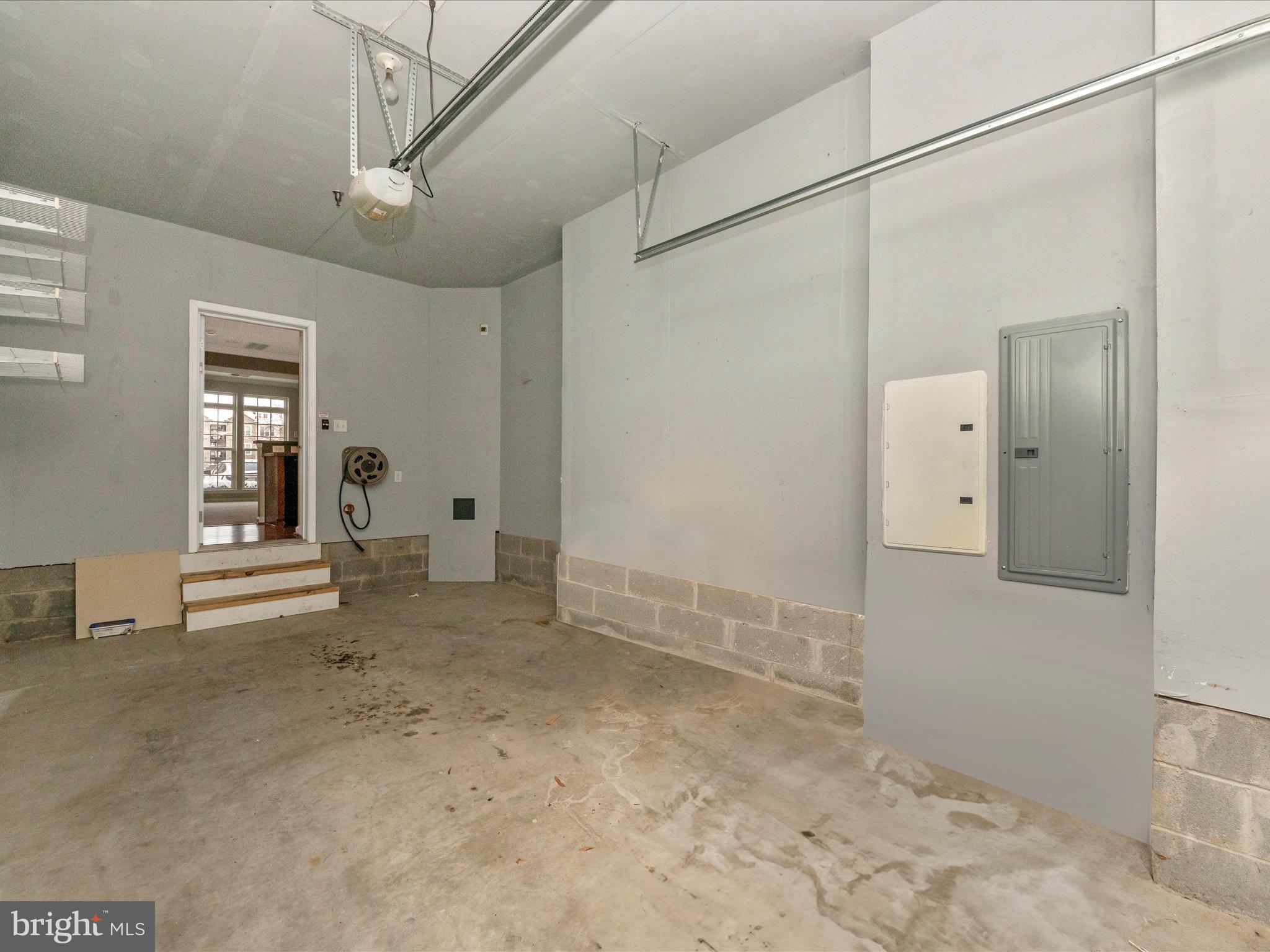 STONEY RUN - Residential Lease