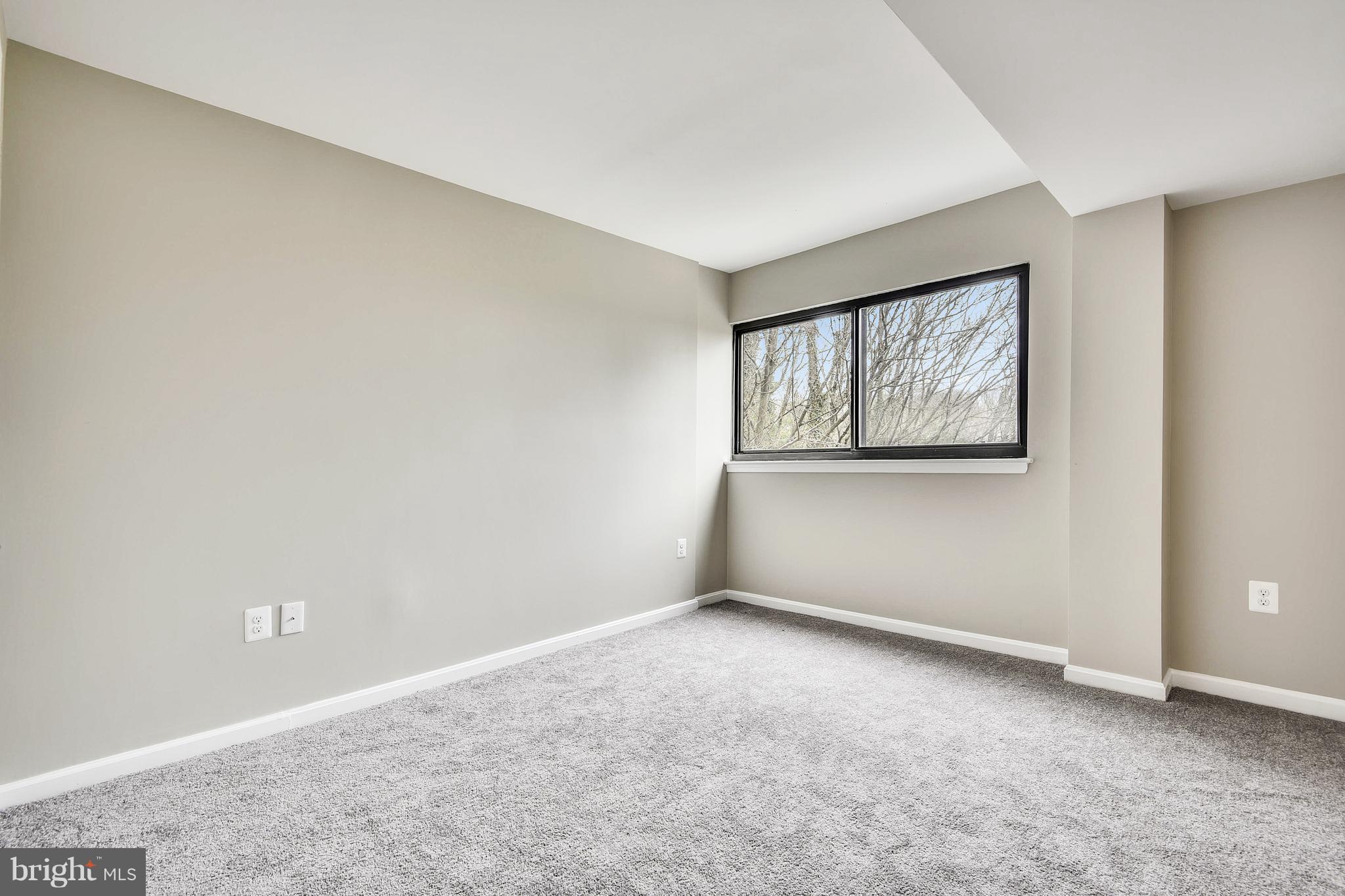 ROLAND PARK - Residential Lease