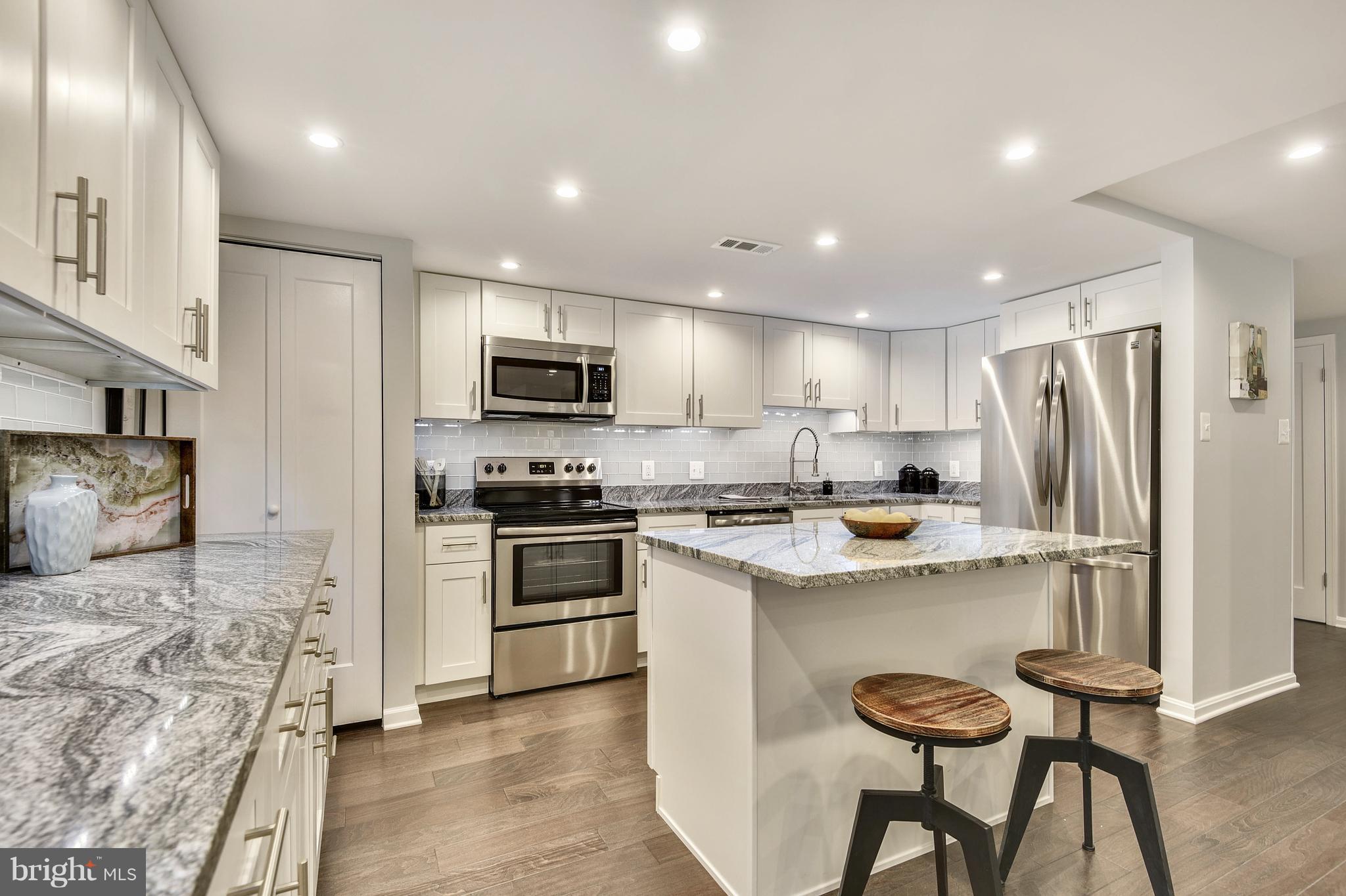 ROLAND PARK - Residential Lease