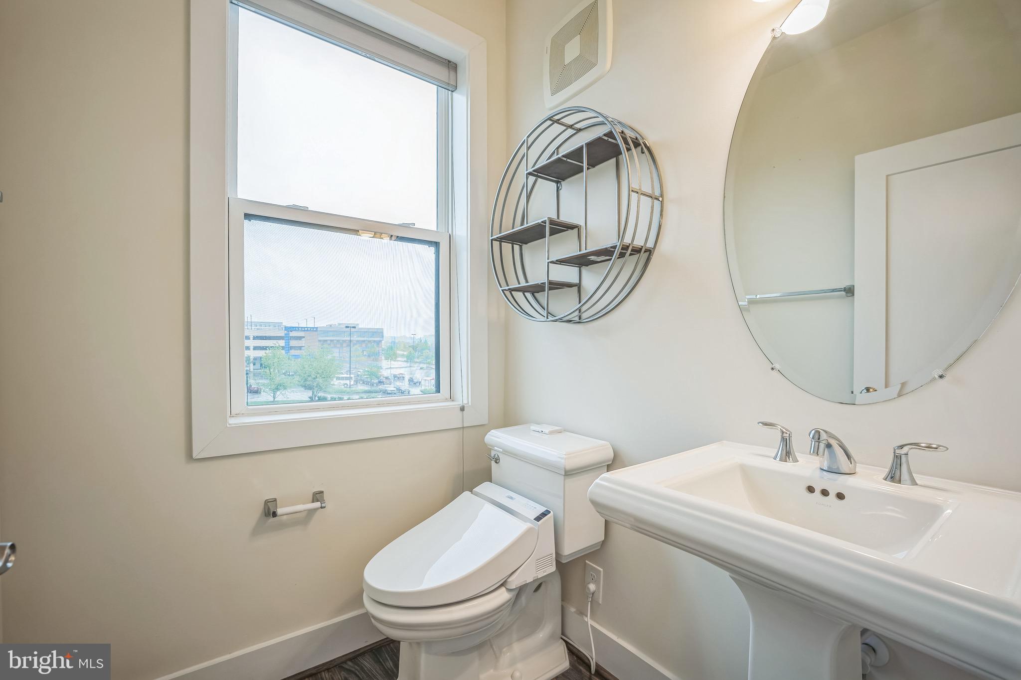 SM ONE LOUDOUN CONDO - Residential Lease