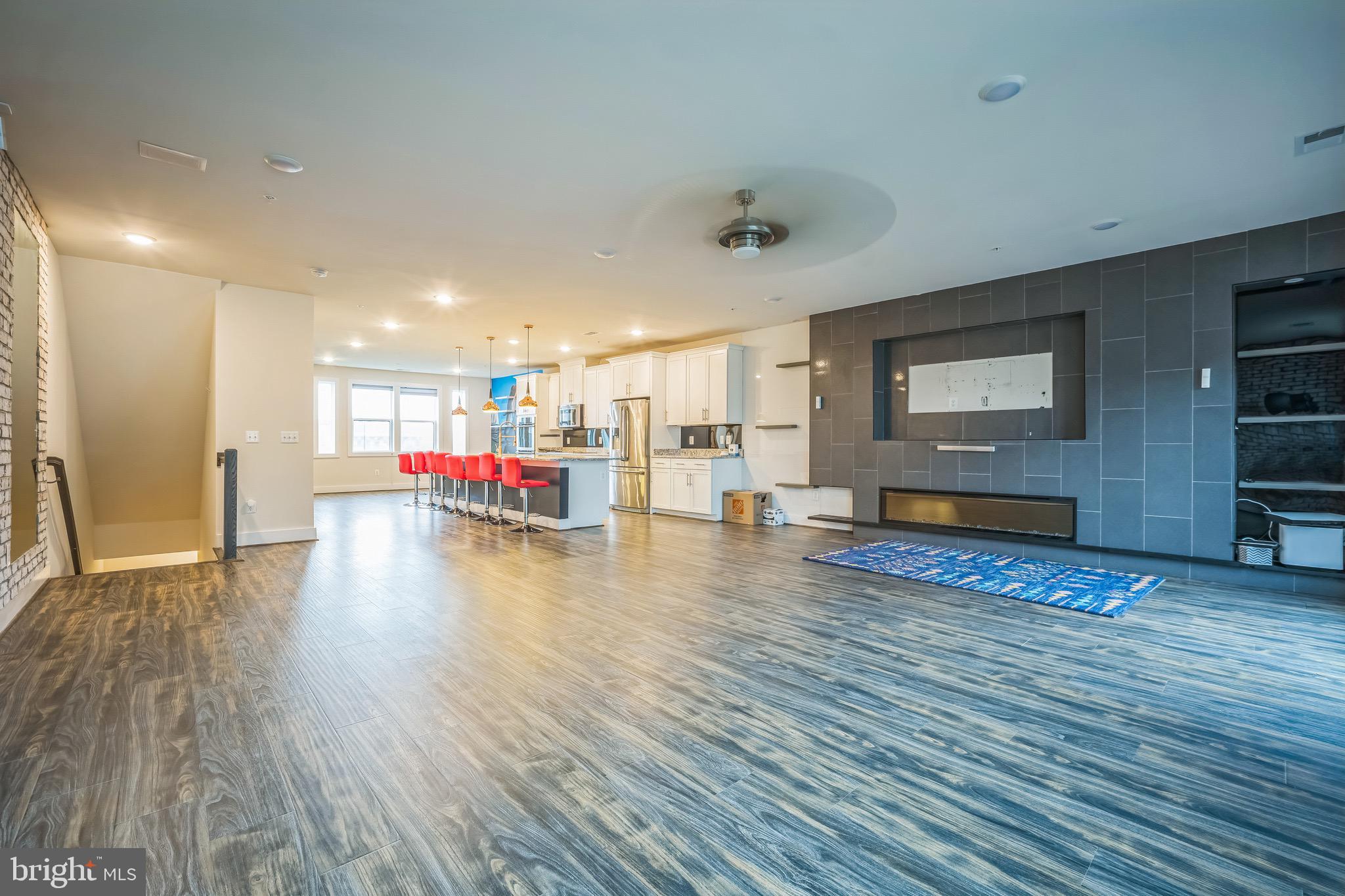 SM ONE LOUDOUN CONDO - Residential Lease