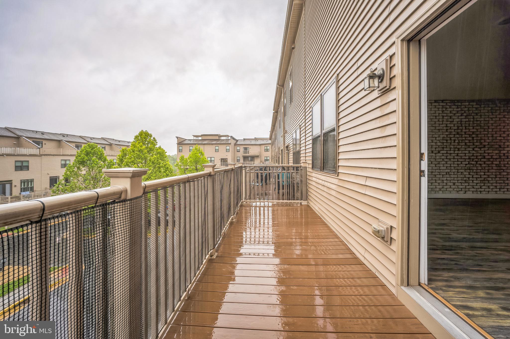 SM ONE LOUDOUN CONDO - Residential Lease