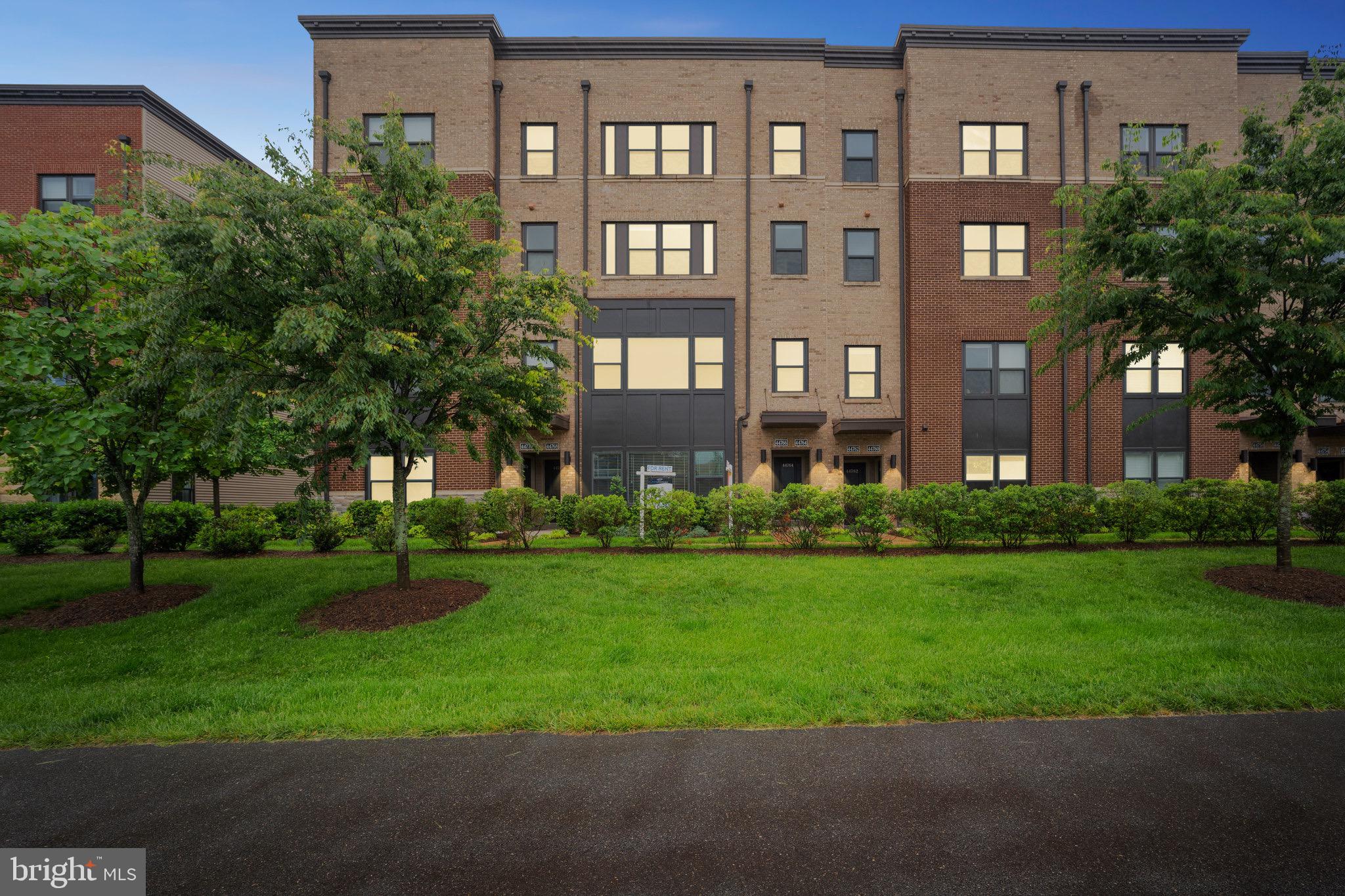 SM ONE LOUDOUN CONDO - Residential Lease