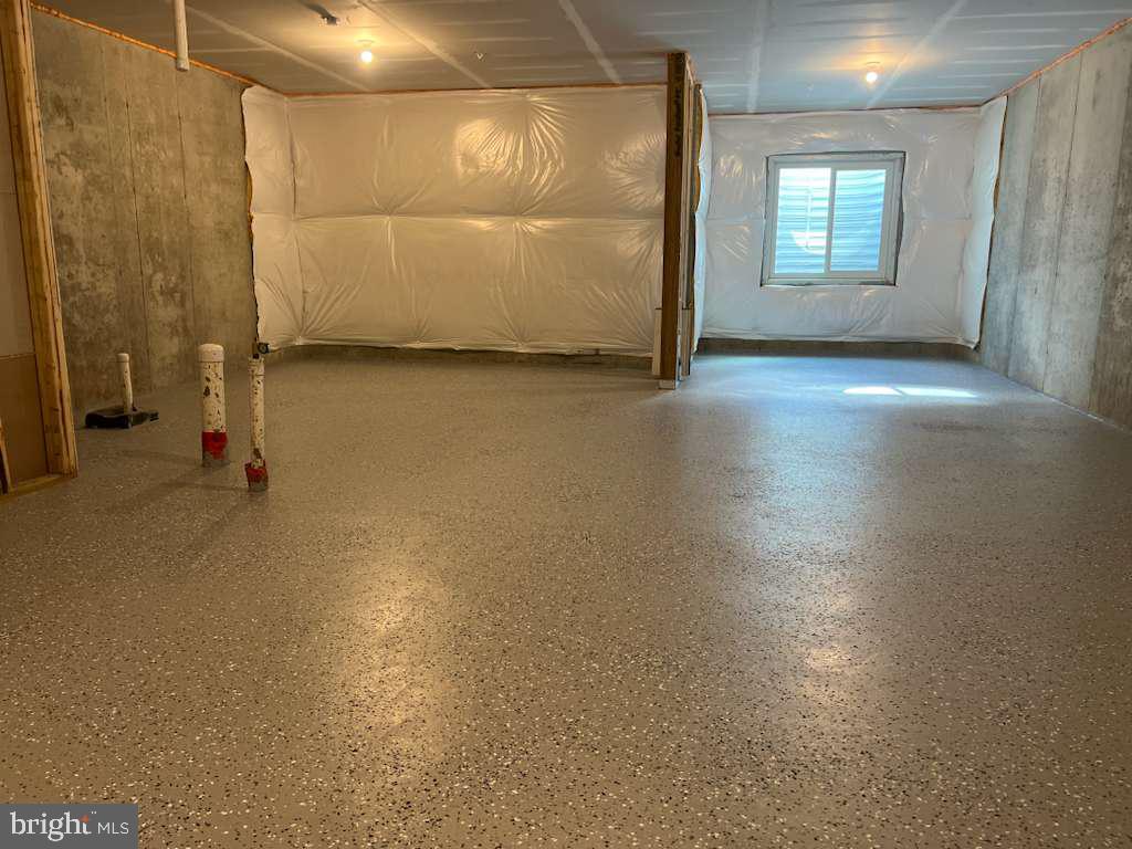 SPRING LAKE - Residential Lease