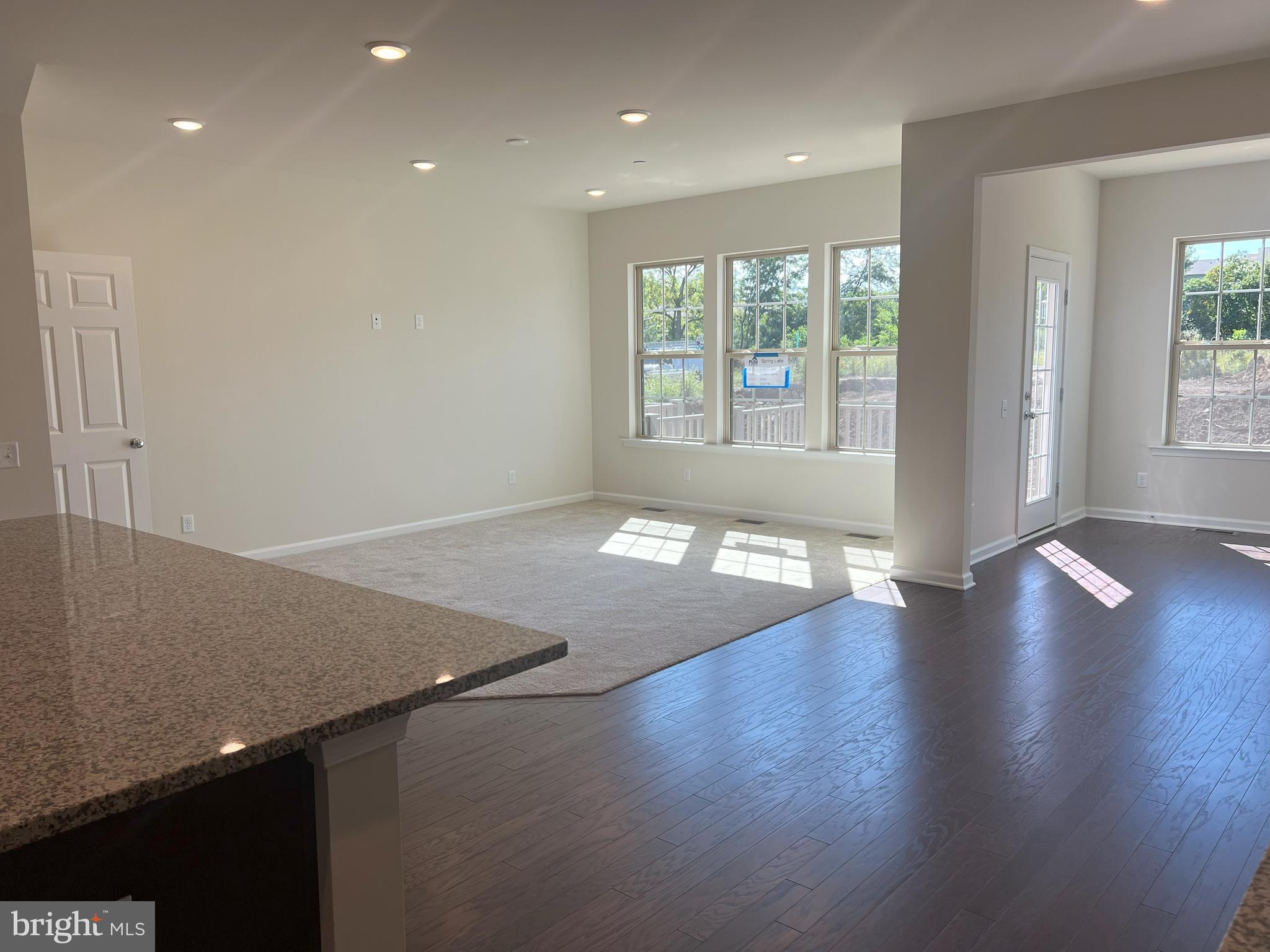 SPRING LAKE - Residential Lease