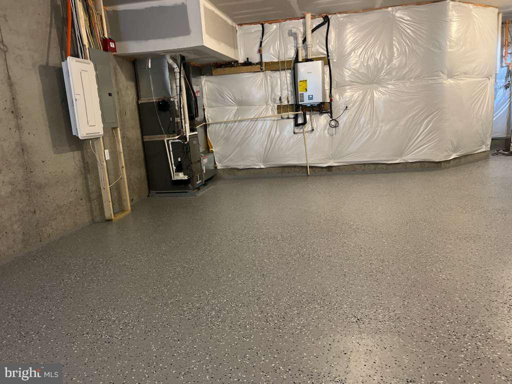 SPRING LAKE - Residential Lease