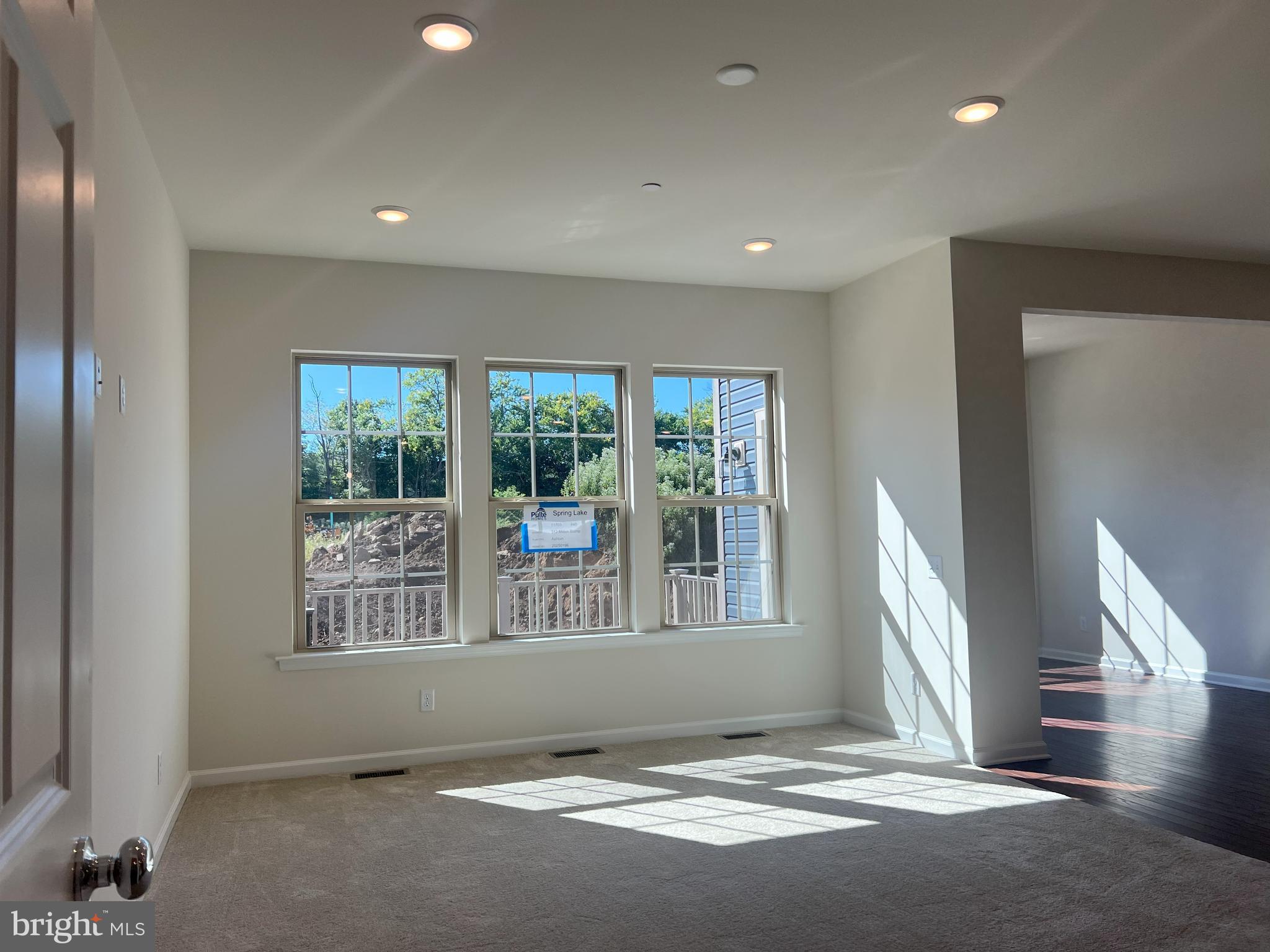 SPRING LAKE - Residential Lease