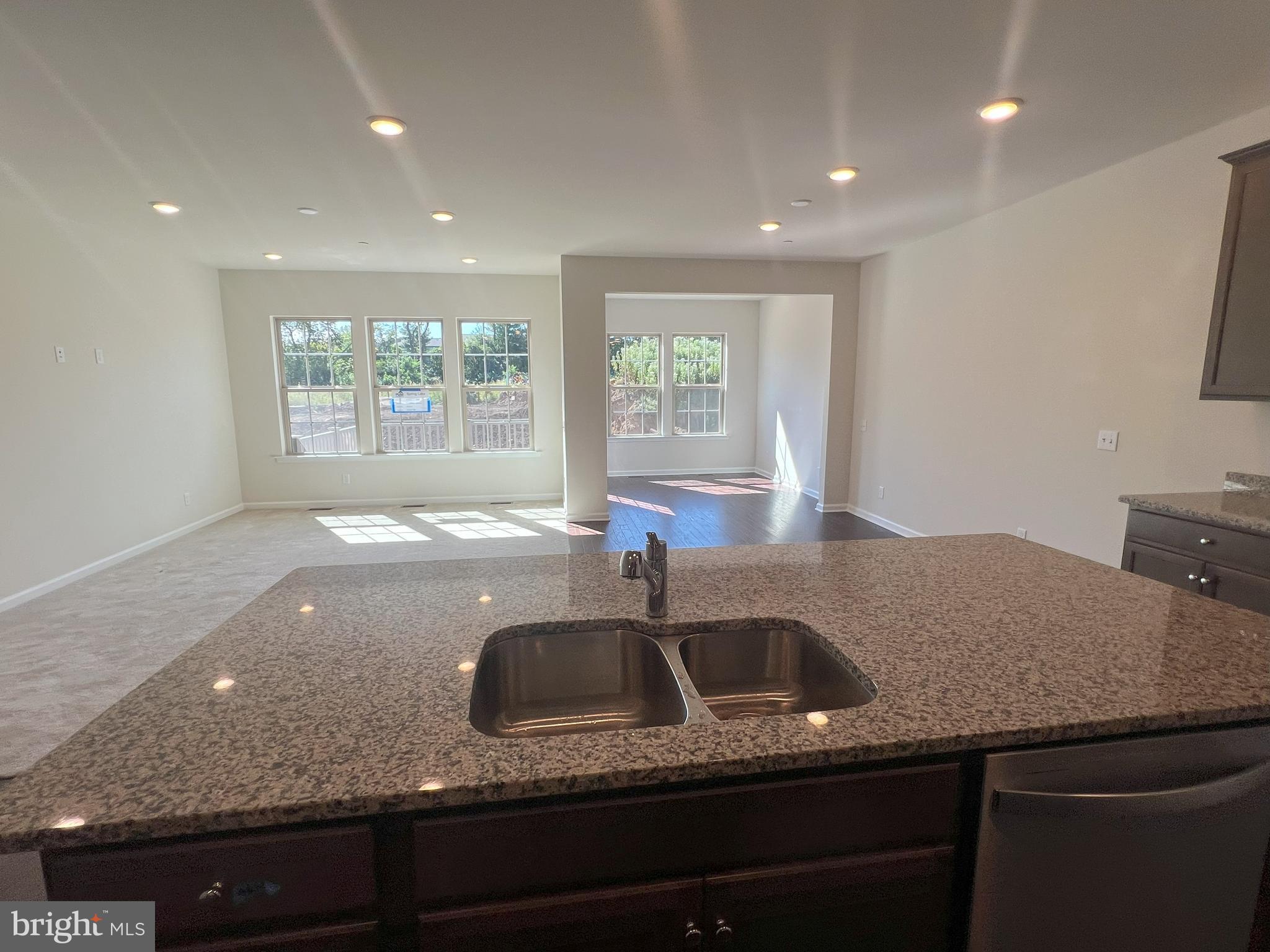 SPRING LAKE - Residential Lease