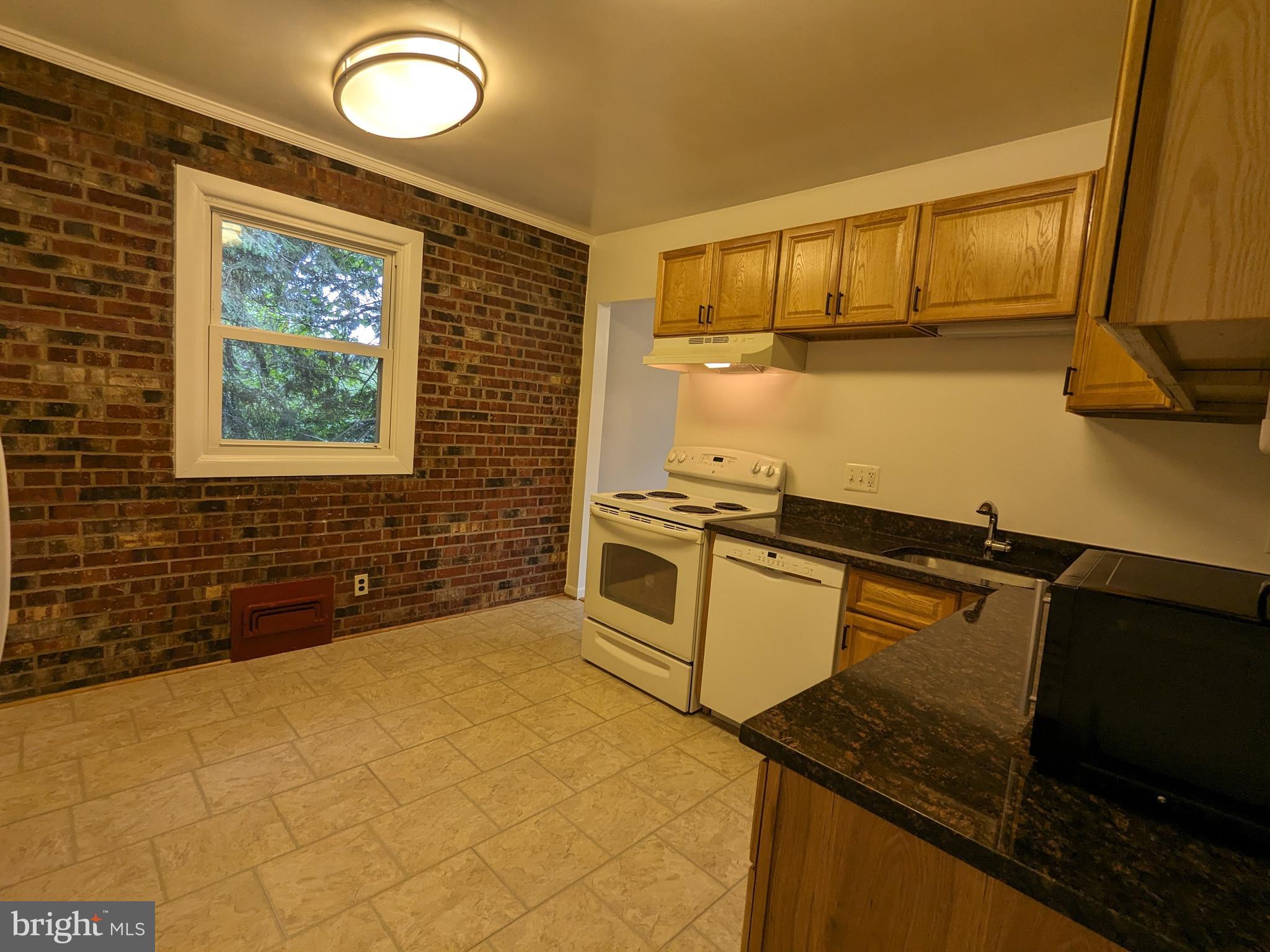 ARLINGTON HEIGHTS - Residential Lease