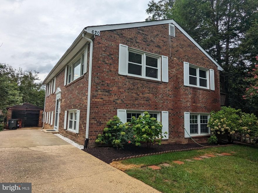 Spacious and updated 5 BR/3 full BA home on the end of quiet cul-de-sac, adjacent to  nice public park with a playground. Primary bedroom has en-suite bath. Main level hardwood flooring.  large family room with sliding glass door to yard,  detached garage/shed, one-year lease. Freshly painted. Close to Fort Myer, I-395, Pentagon and Columbia Pike shops and restaurants.  Minutes to DC.
 Will consider pets on a case-by-case basis, $450 non-refundable pet deposit per pet.