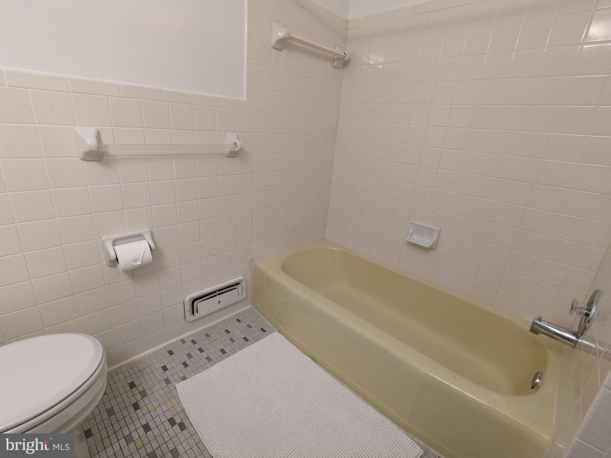 ARLINGTON HEIGHTS - Residential Lease